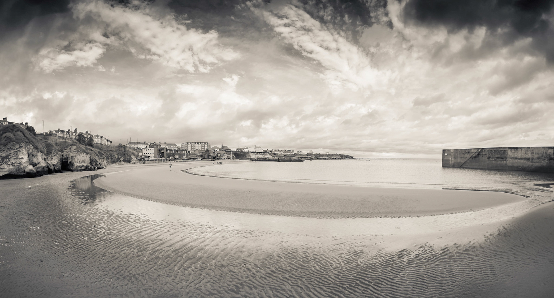 Cullercoats Bay with a fisheye lens