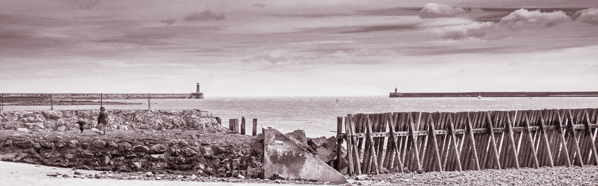 Piers, Mouth of the Tyne