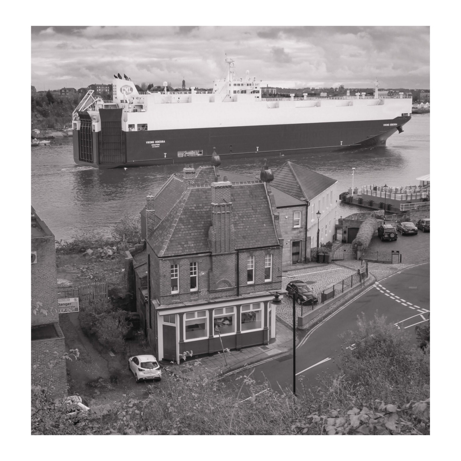 North Shields heading up river