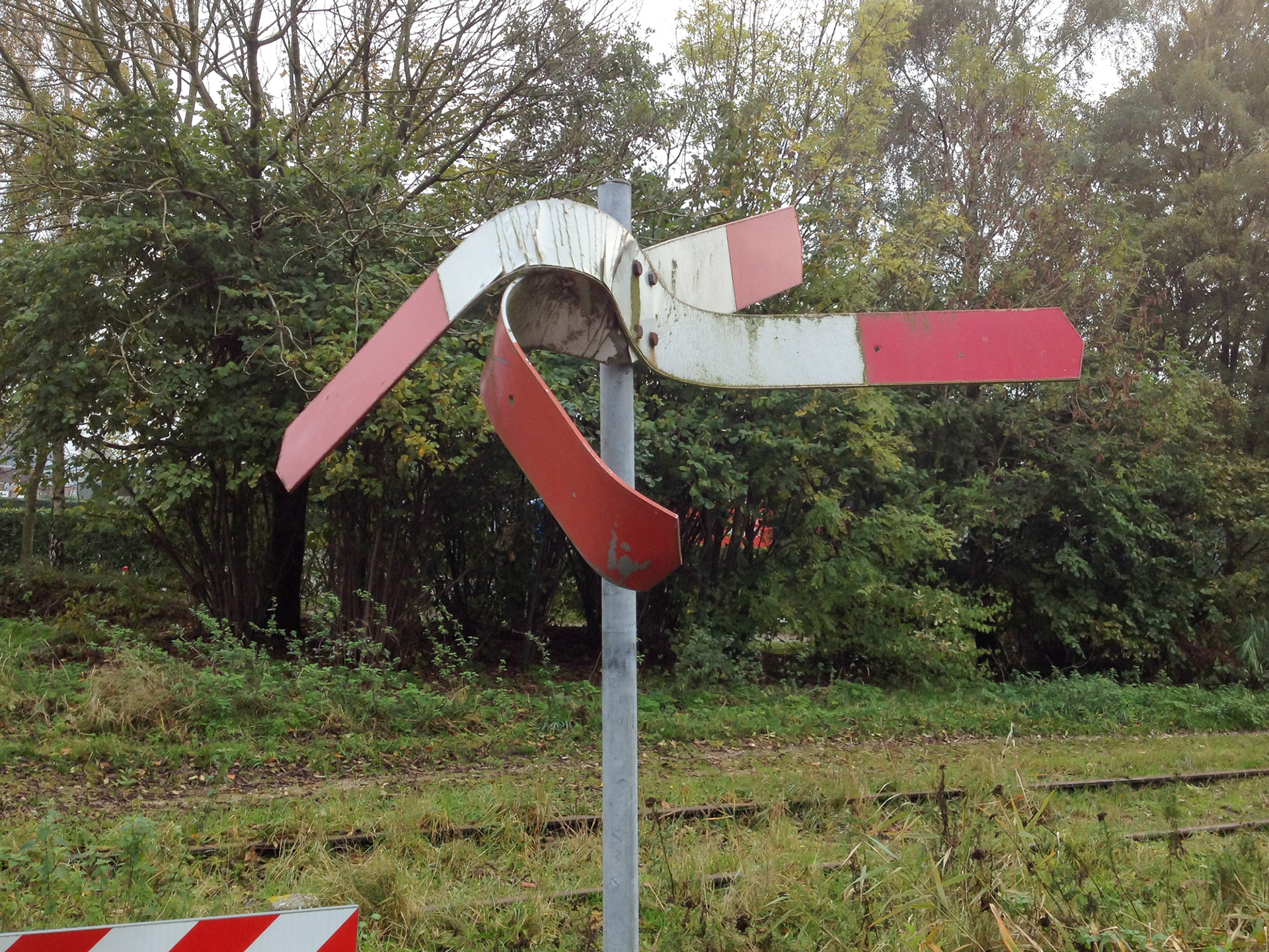 Andreaskruis bij de overweg aan de Vorstenbosscheweg 2013