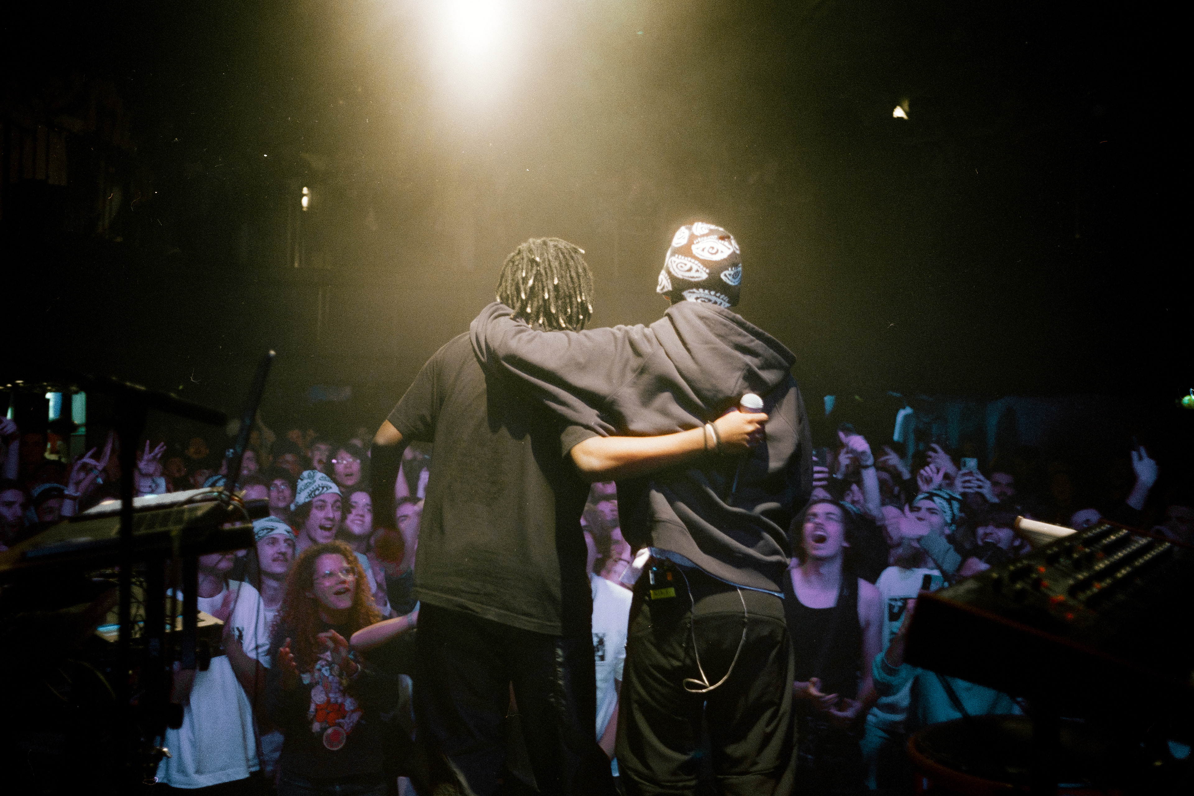 Cosmo + Livaï @ Les Etoiles