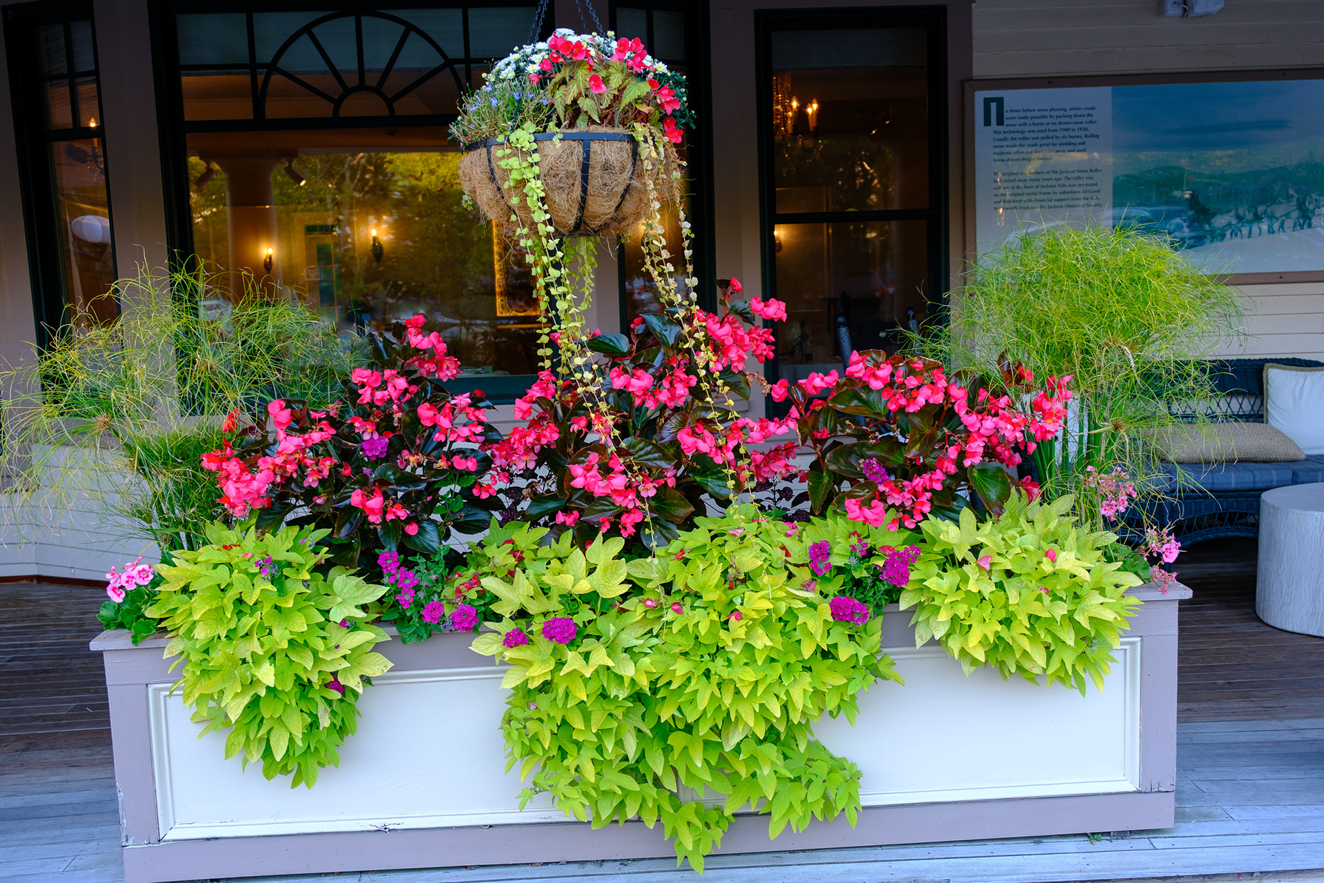 250910-807 Outside The Wentworth in Jackson, NH