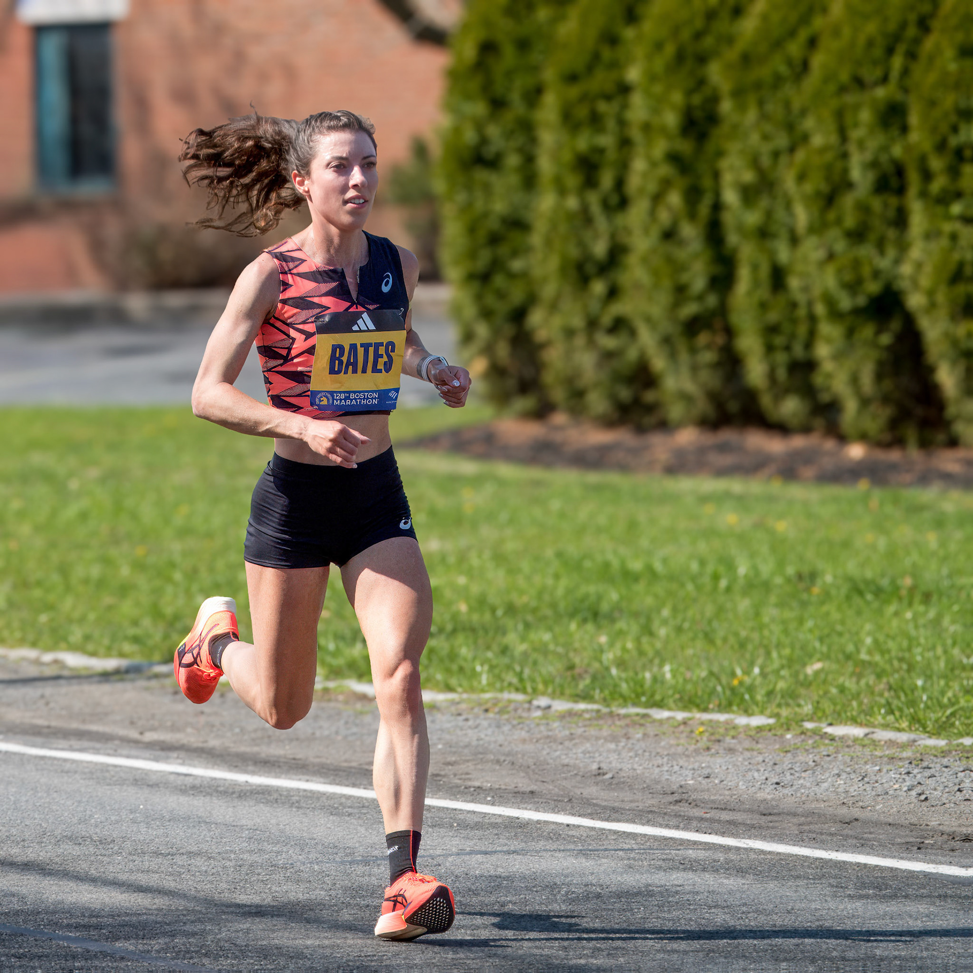 24415125 Bates, Emma; Front Running Woman