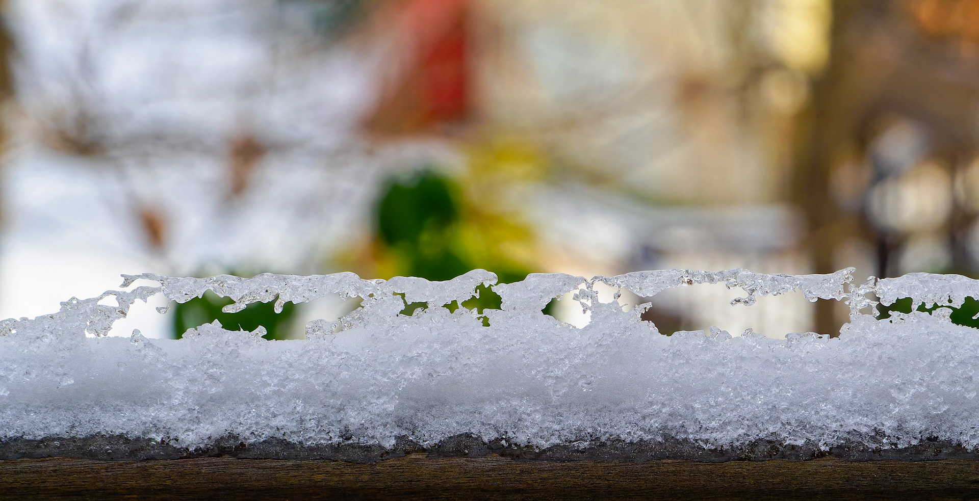 24120017 Snow Shapes on Railing
