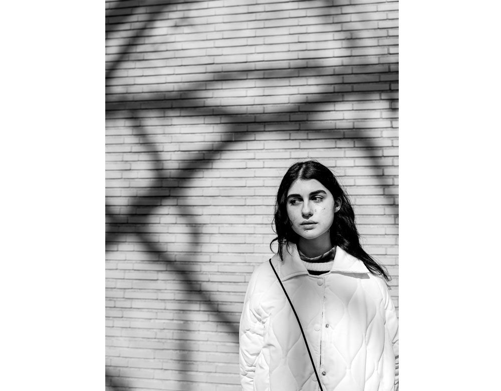 Julia (21): 'Met mijn moeder en dwergpapegaai vluchtte ik naar Nederland. Ik had geen idee wie ik kon vertrouwen.'
