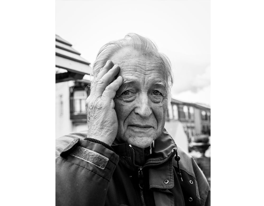 Karel (74): 'Miniatuur boten bouwen gaat steeds lastiger. Op een slechte dag blijven mijn handen maar schudden.'