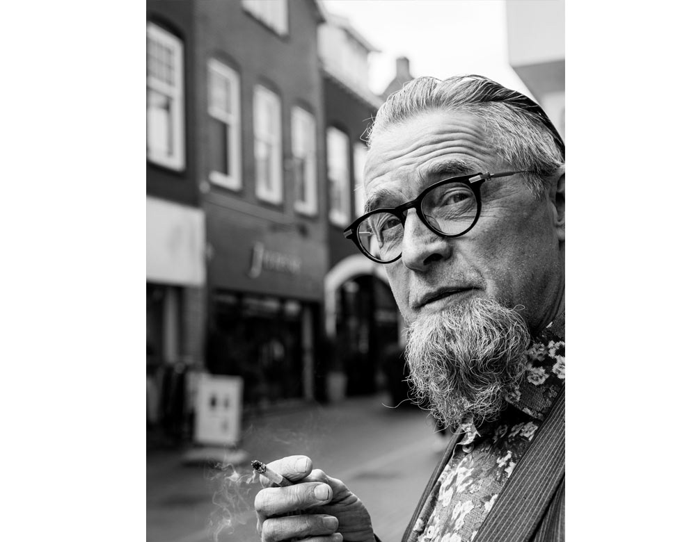 Willy (59): 'Na de dood van mijn dochter ben ik anders op aarde gekomen. Stressen doe ik niet meer.'