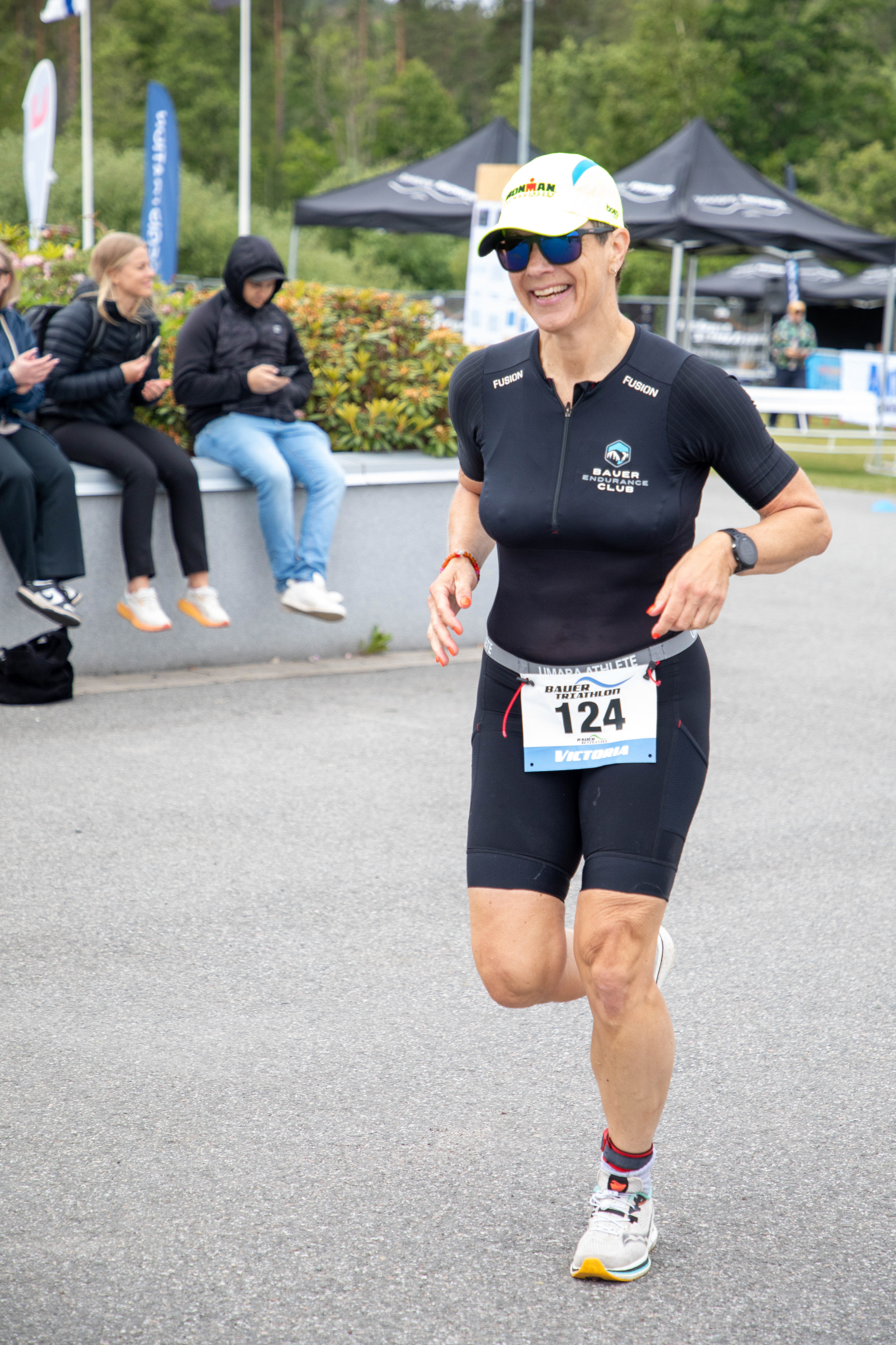 Löpare under Bauer triathlon i Bunn