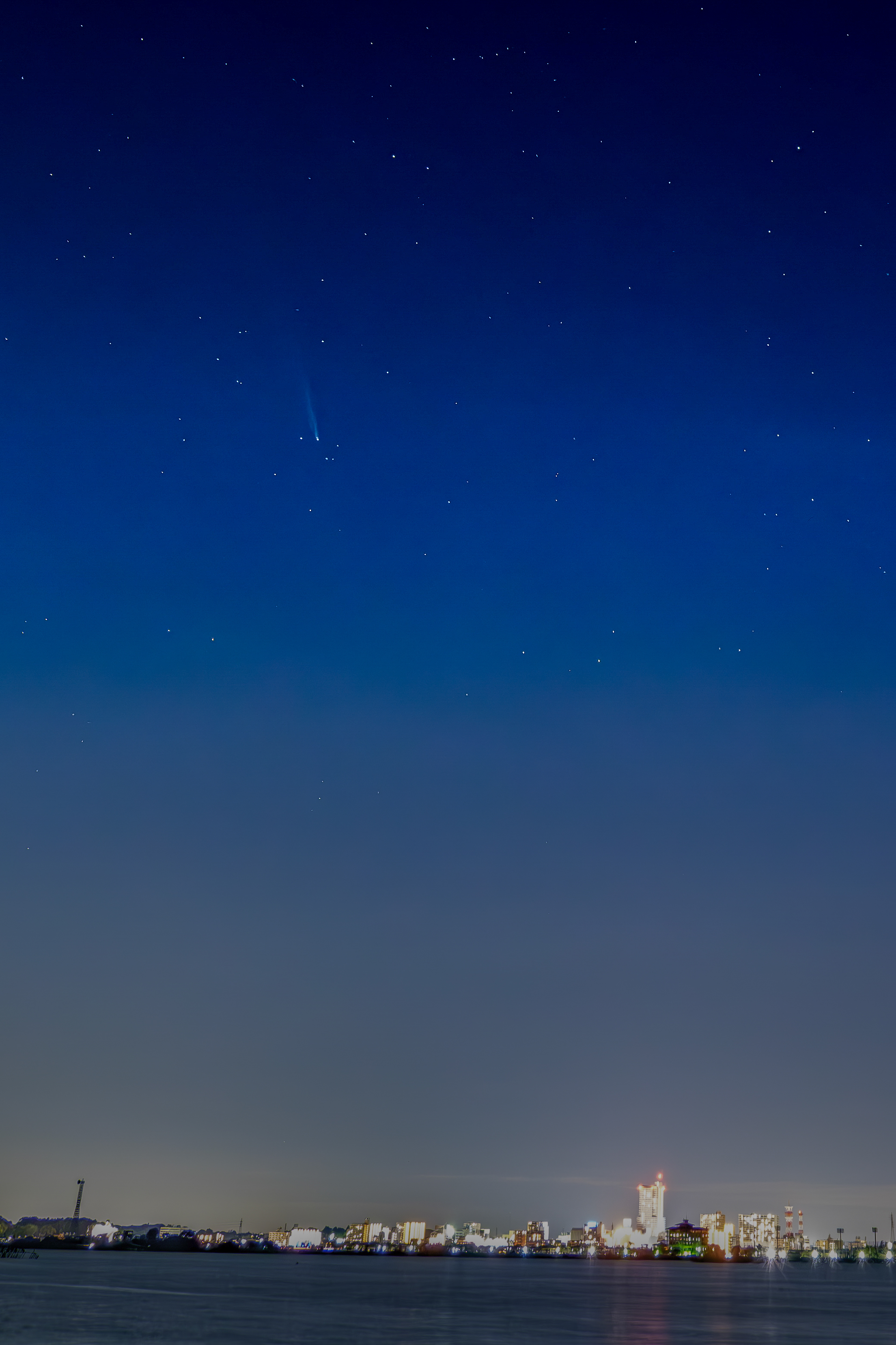 紫金石アトラス彗星