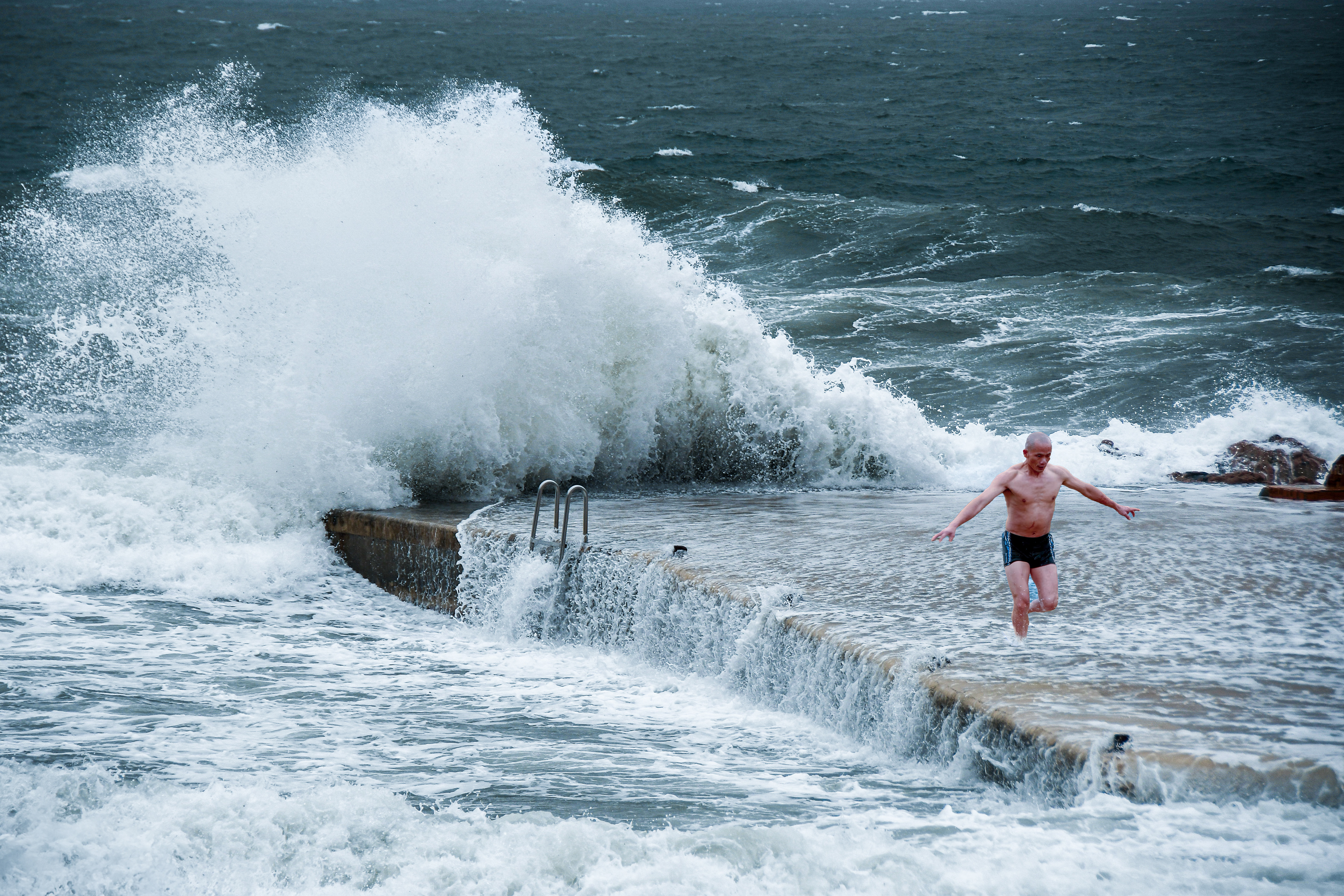 Attention à la vague