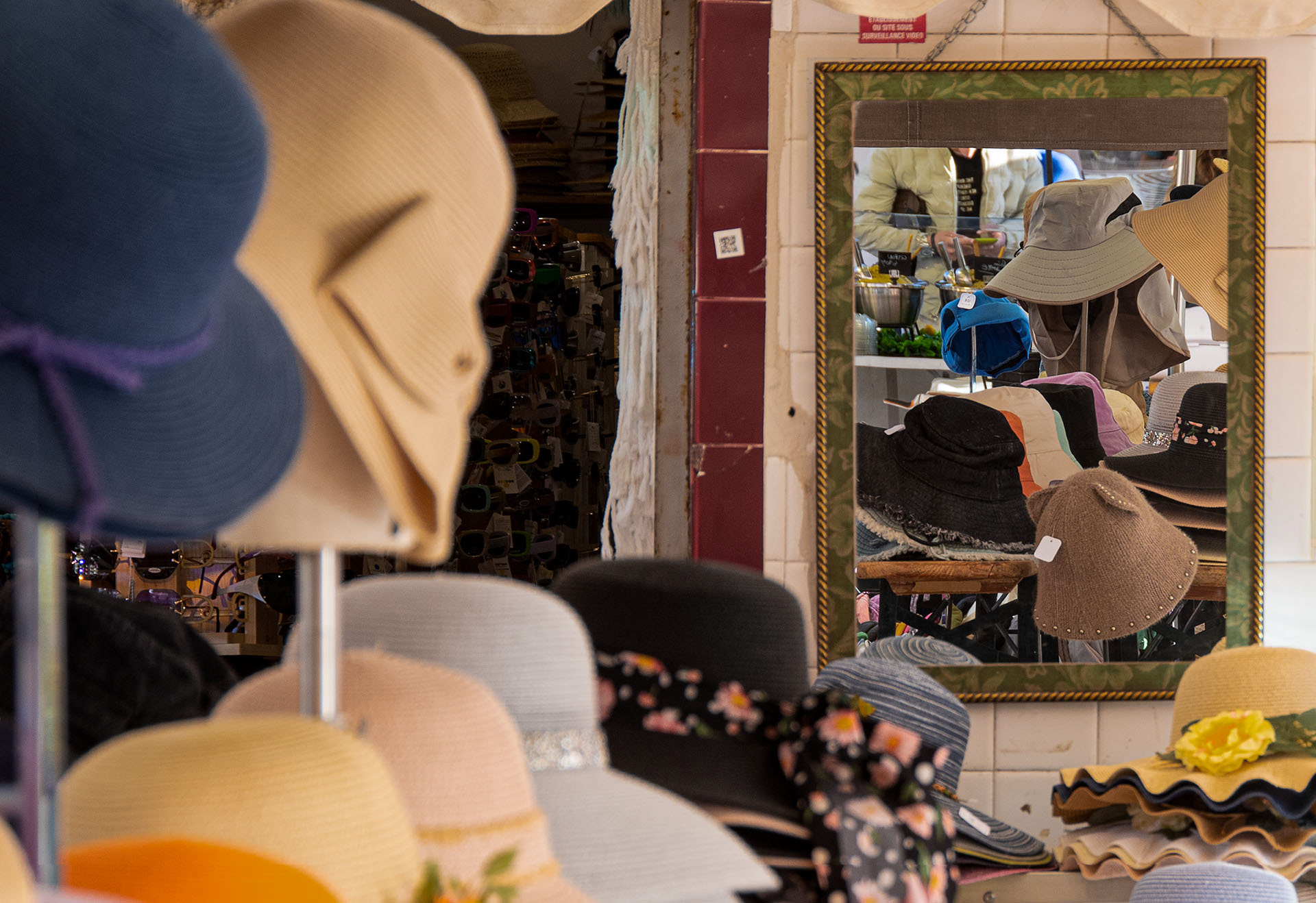 Chapeaux
