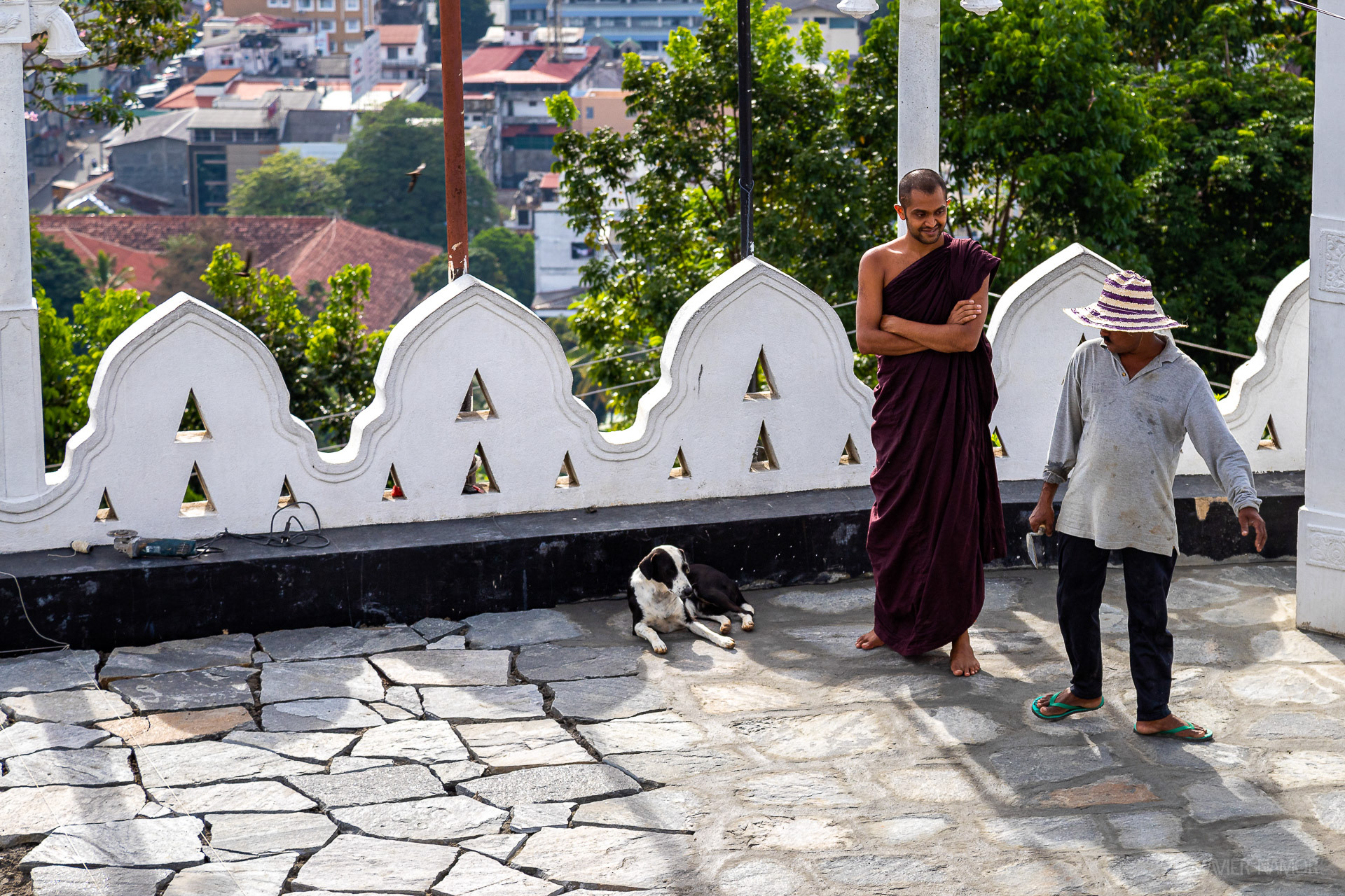 Travaux au temple Bahirawakanda, Kandy