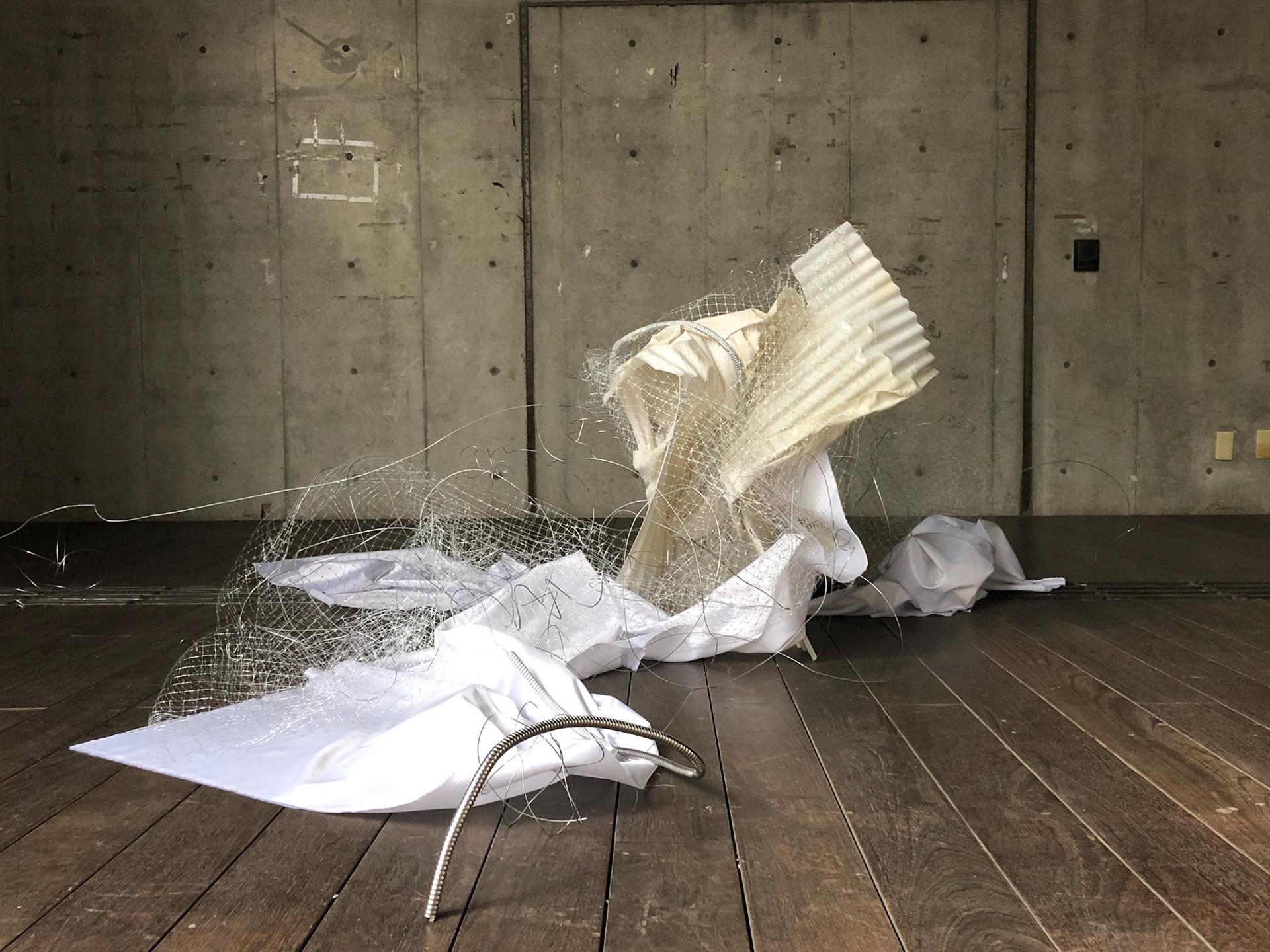 HINERI (TWIST): MIXED MEDIA (PLASTIC, WIRES, CLOTH)