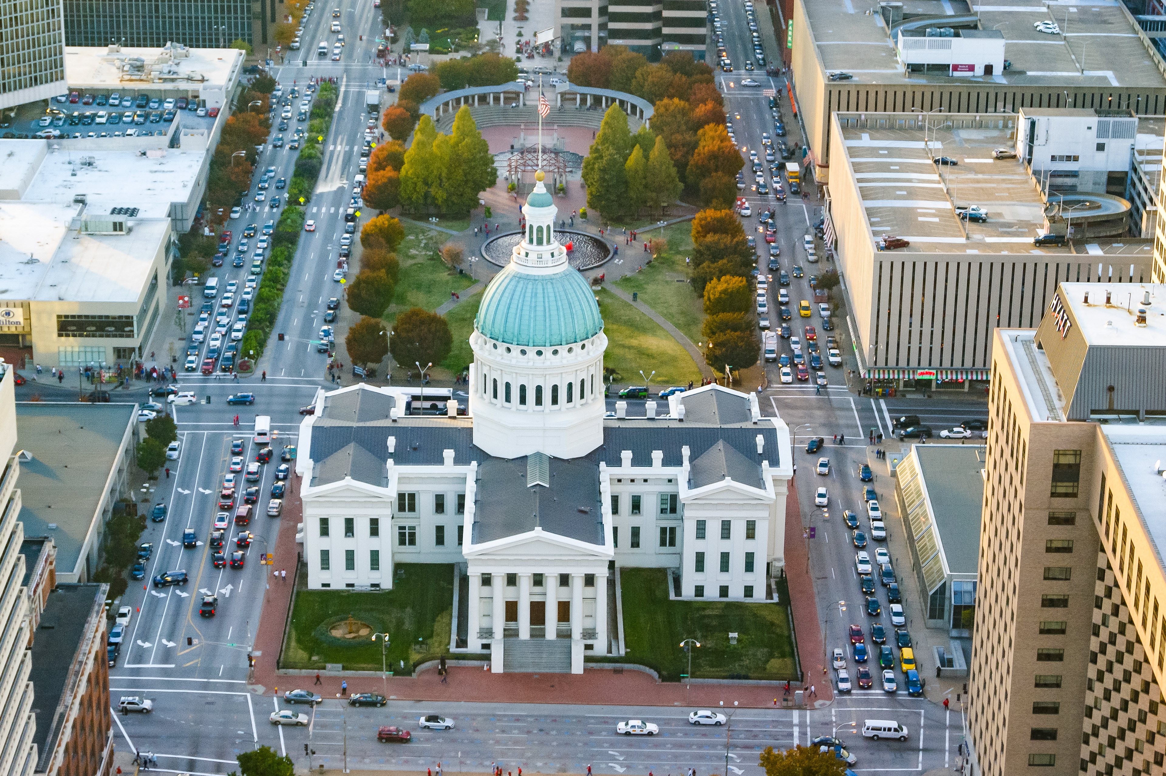 Foto tirada do ponto mais alto do "Gateway Arch"