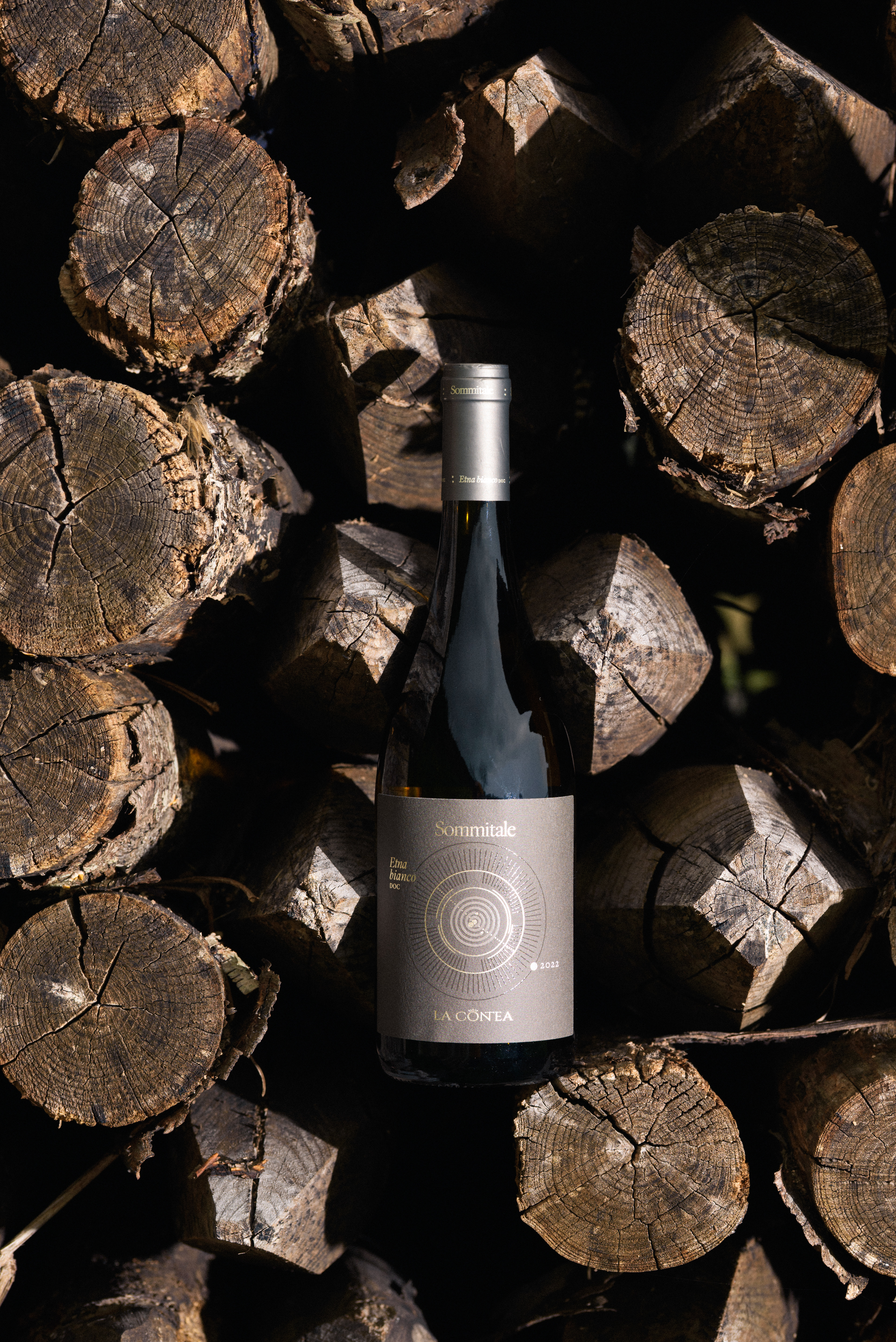 La Contea wine photography - Sicilian wine Hoko Studio lighting naturale elegante