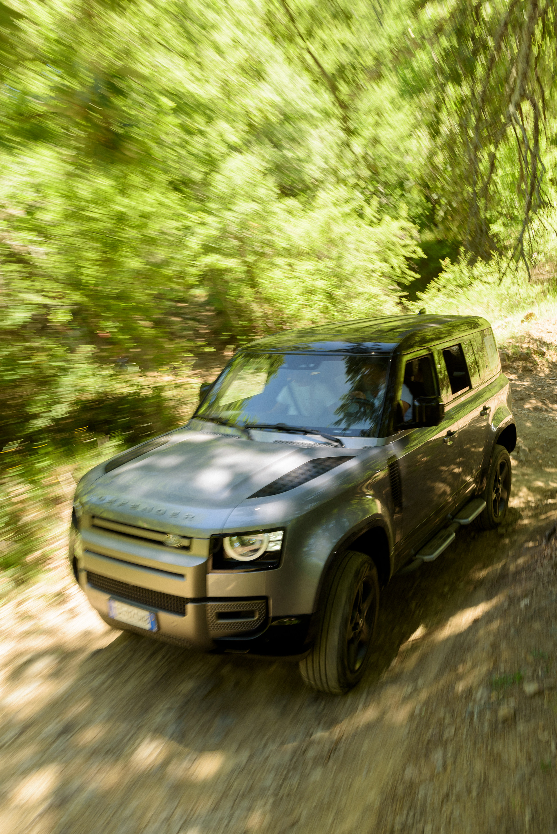 Land Rover reportage photography - Experience Italia Hoko Studio lighting naturale professionale