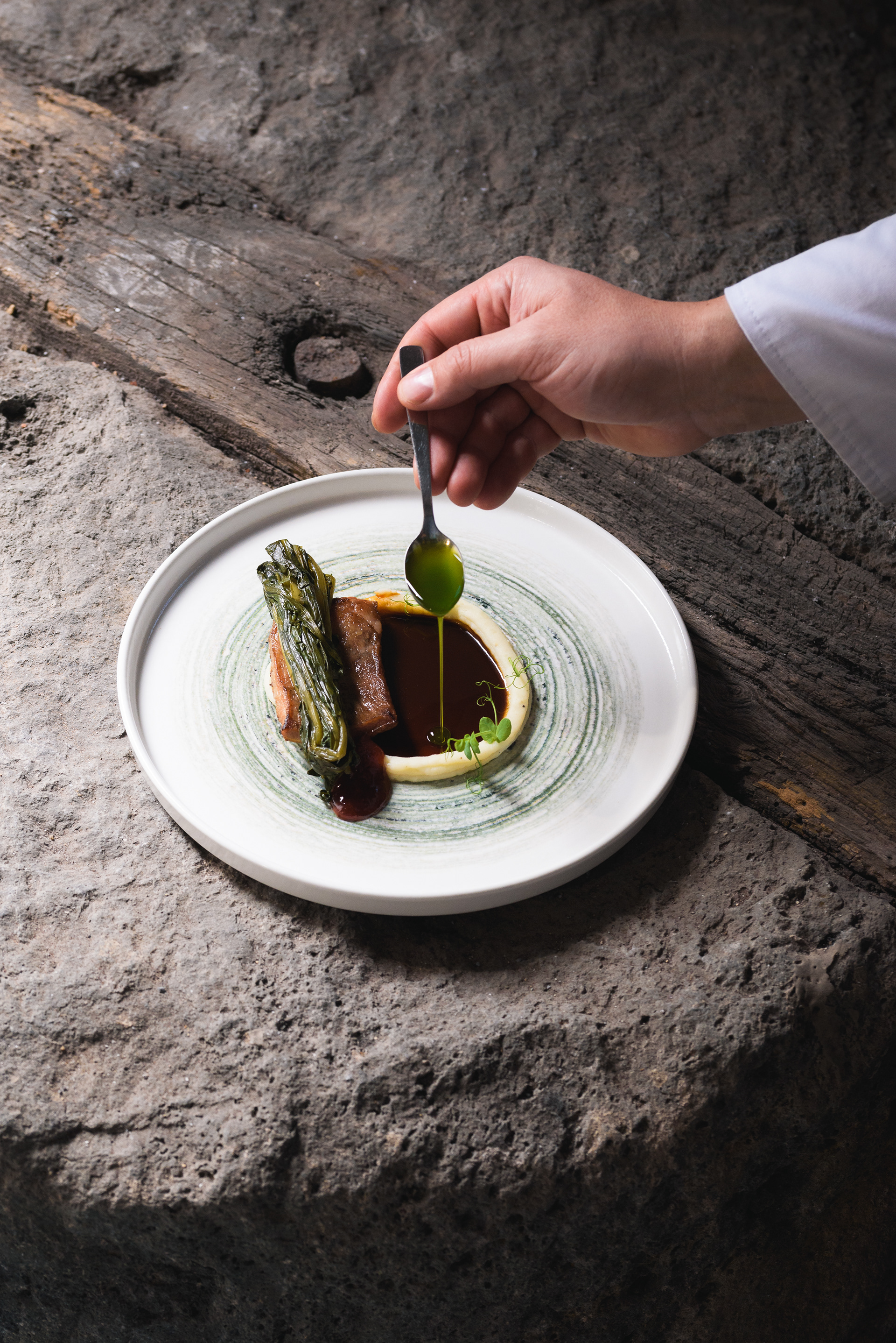 Fotografia pubblicata su Vanity Fair - Fine dining , ristorante La Contea per Hoko Studio . Alta cucina italiana con qualità editoriale.