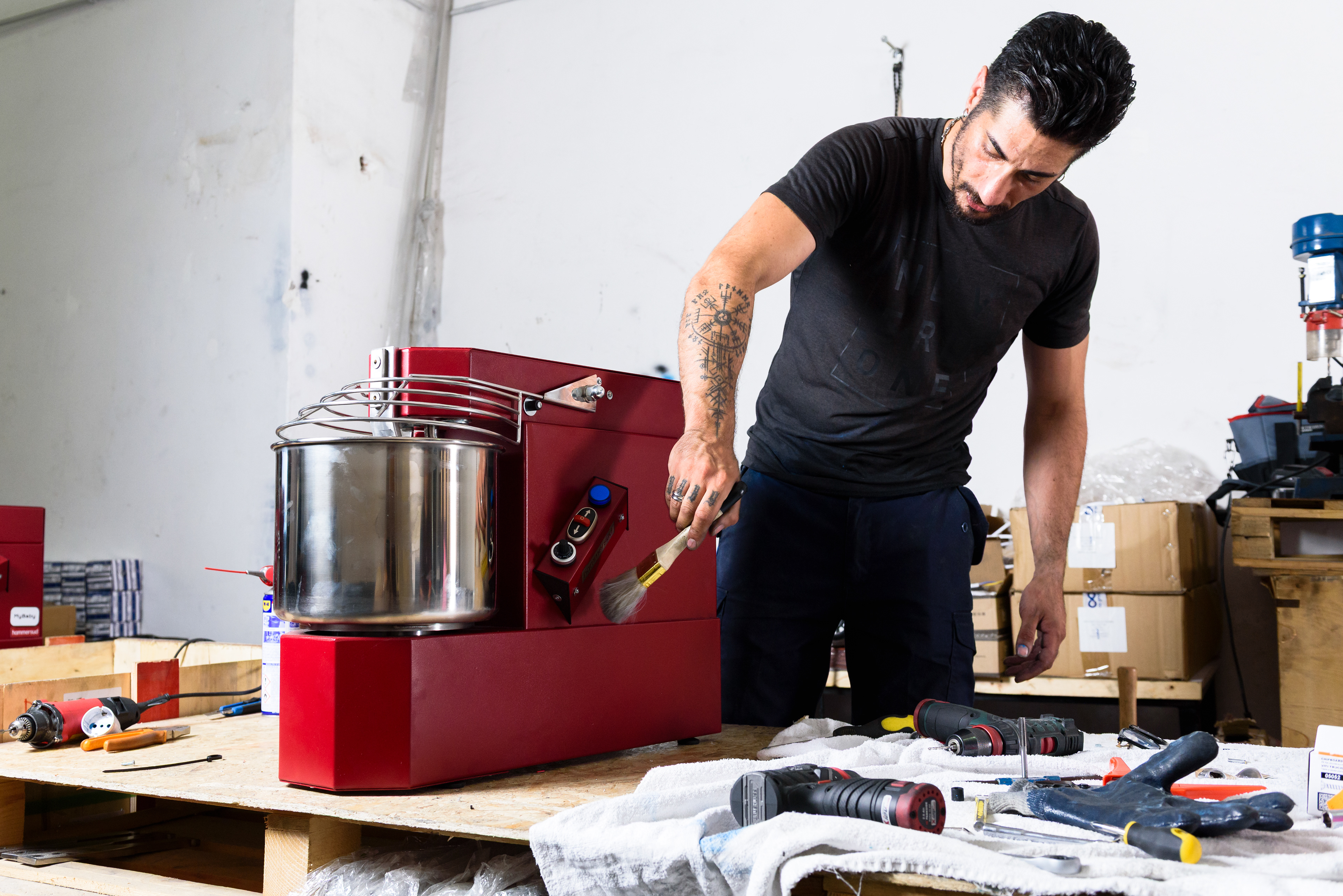 Brand photography HammerSud - Product shooting per KataniaStudio stile industriale.