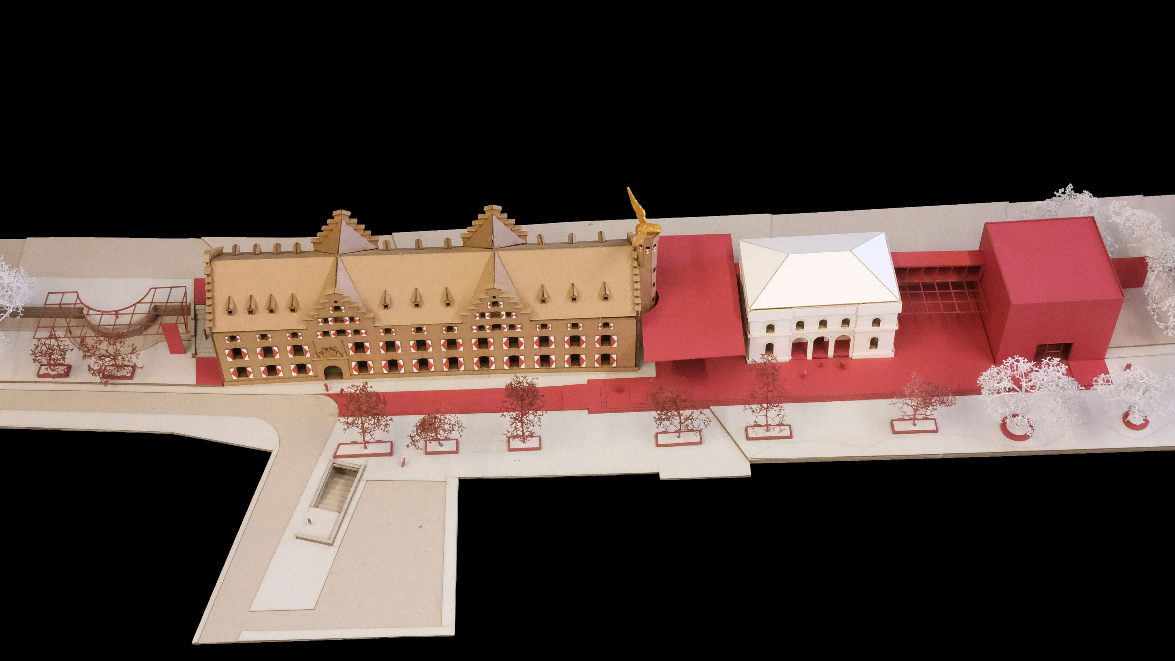 Entwurfsmodell M 1:200 - Projekt Zeughaus. Historisches Ensemble mit rot markierten Neubauelementen