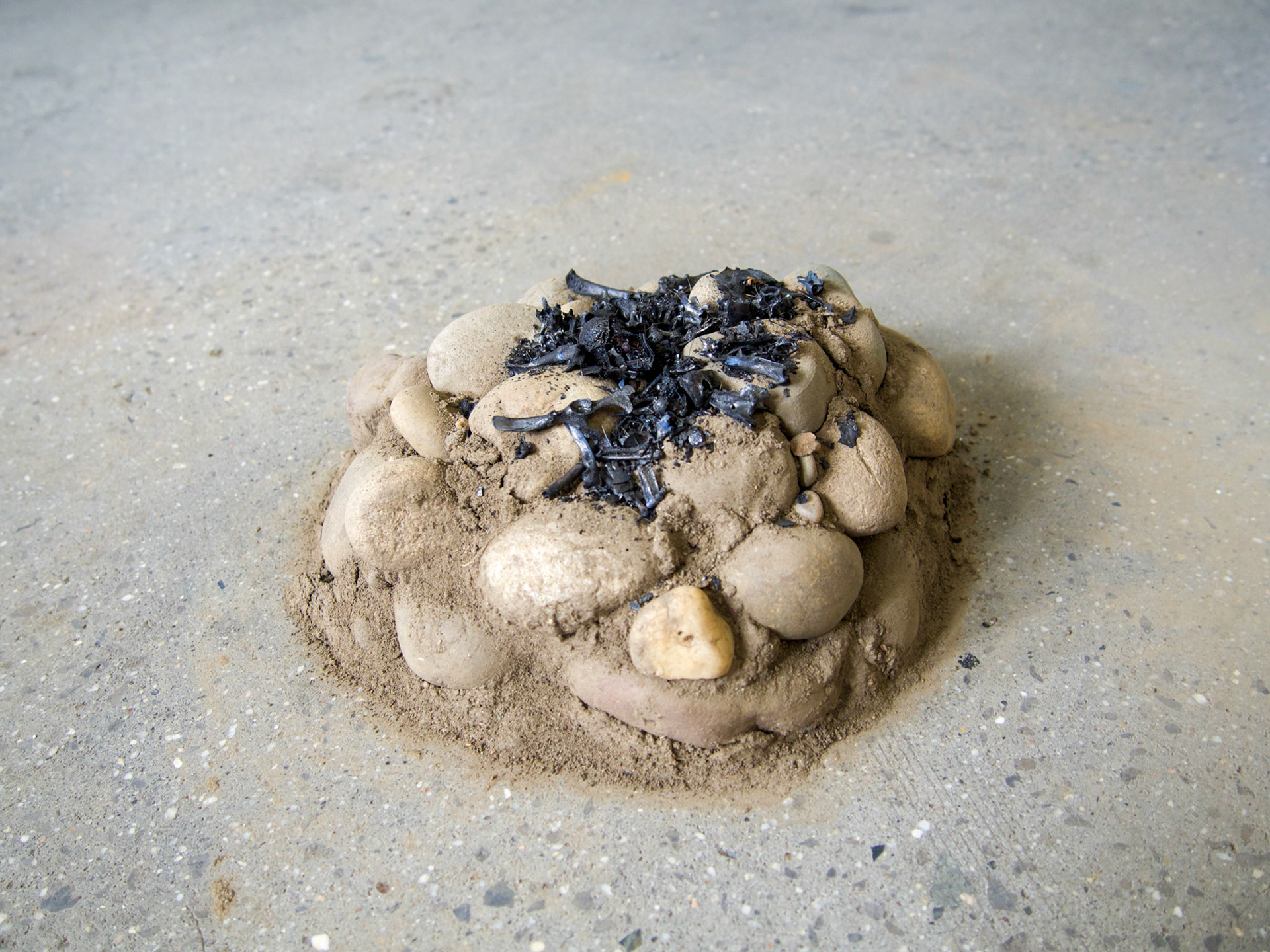 But in the end, as one Blesses said: I don’t like it’s computer face. Brooklyn earth, stones never tooled, ash, jaw and all other bones