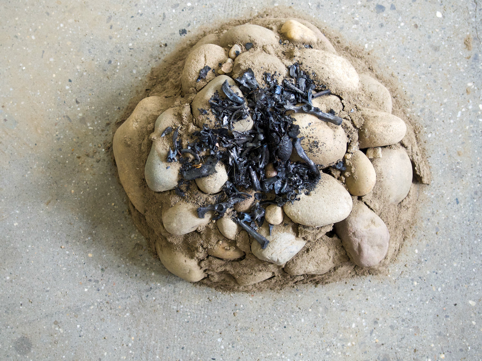 But in the end, as one Blesses said: I don’t like it’s computer face. Brooklyn earth, stones never tooled, ash, jaw and all other bones