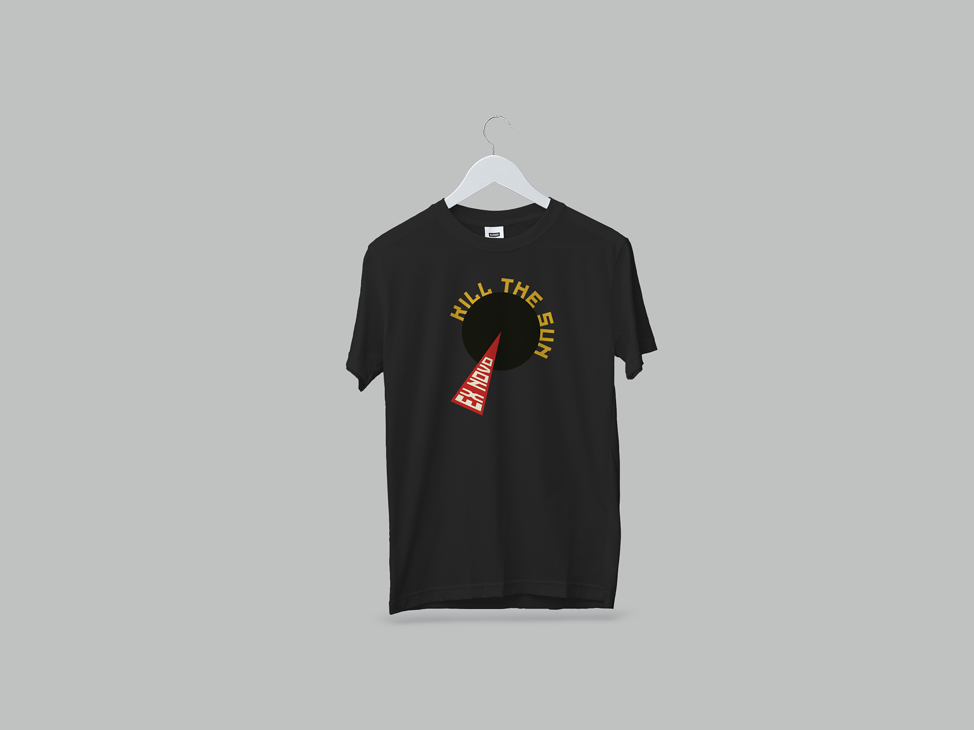 T-shirt with main design from label.