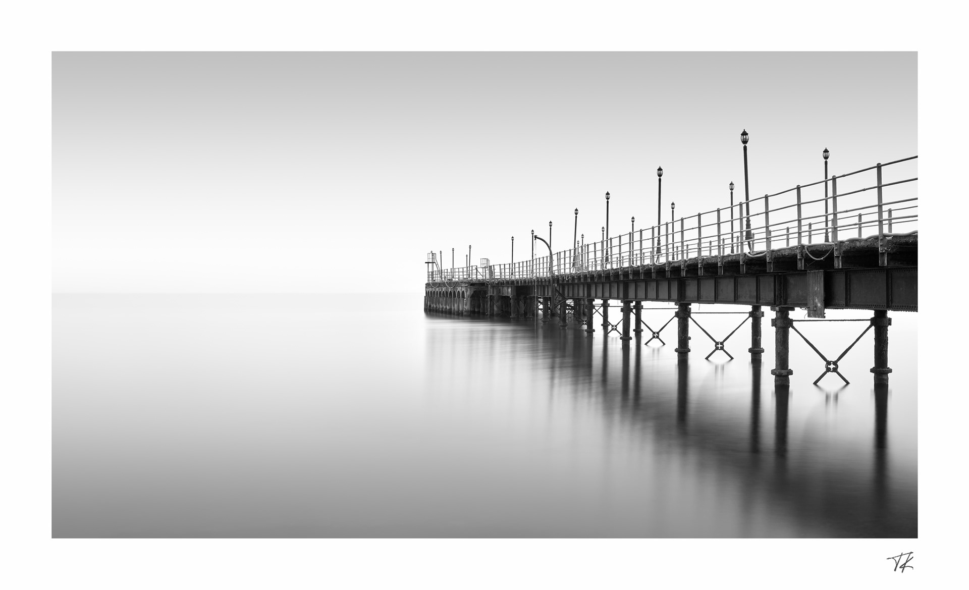 mute waves and a pier