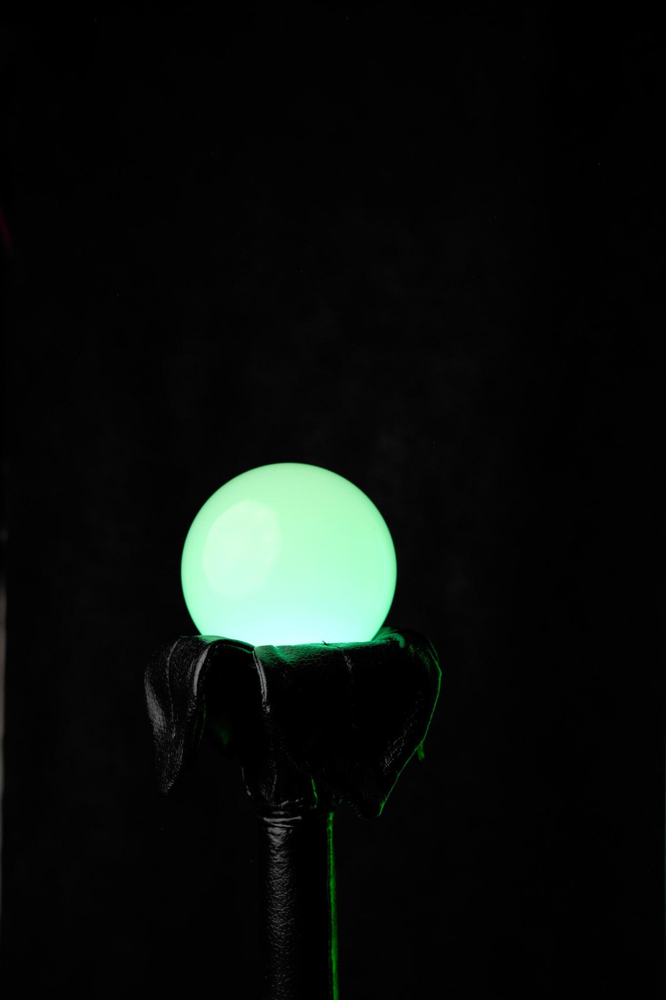 Dark Enchantress Scepter - Glowing