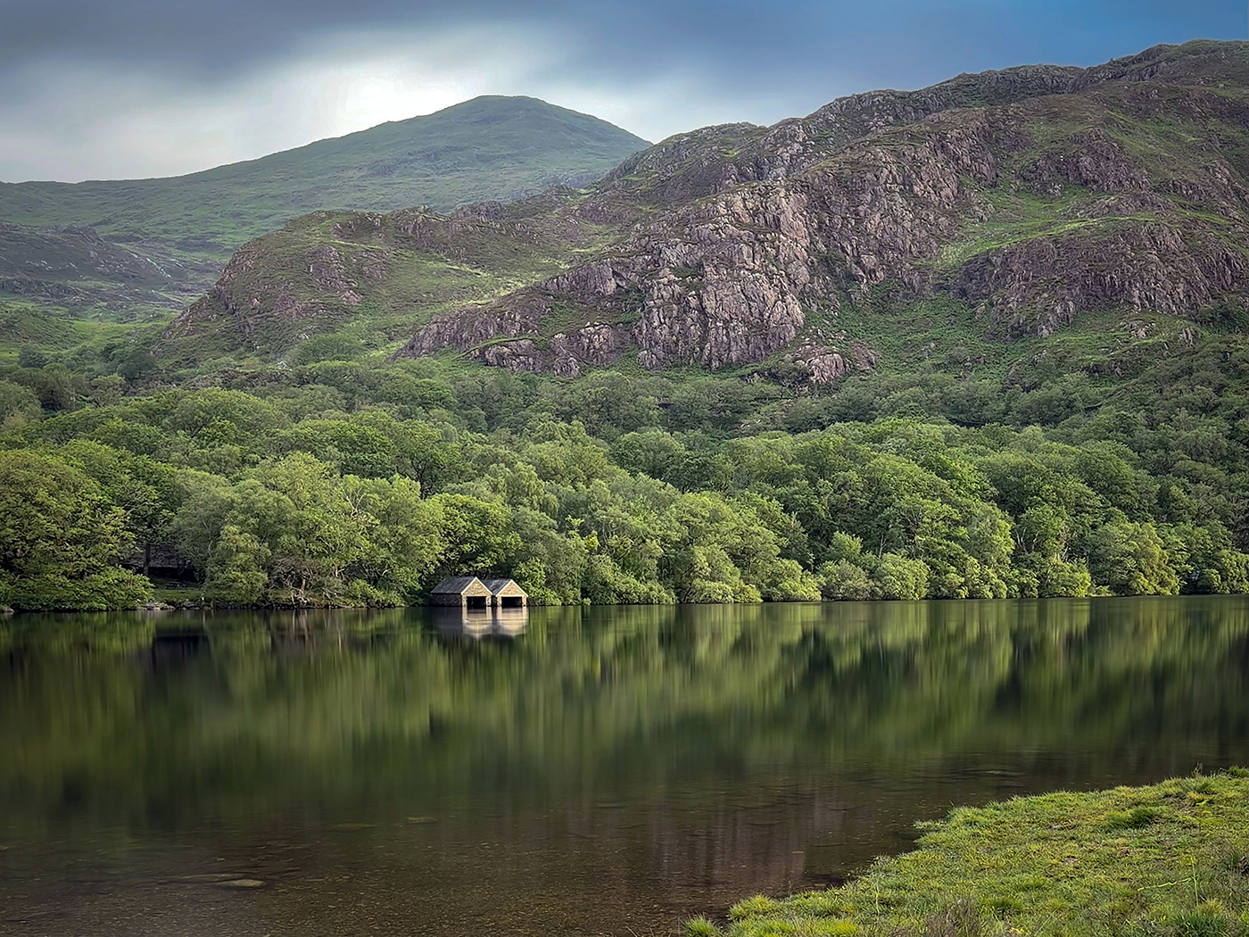 Twin Boathouses, Lyn Dinas
