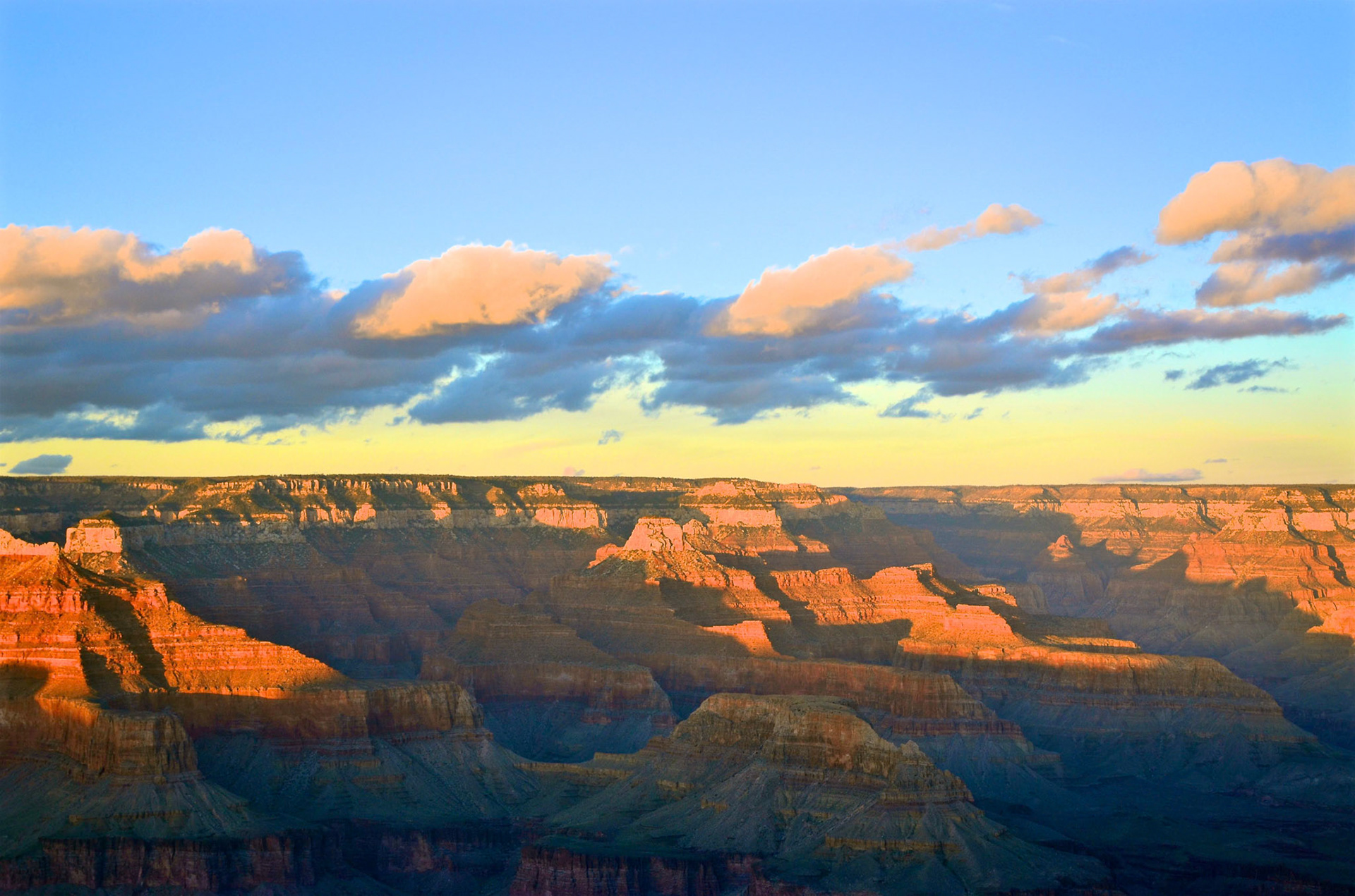 View from the south rim of the Grand Canyon at sunset