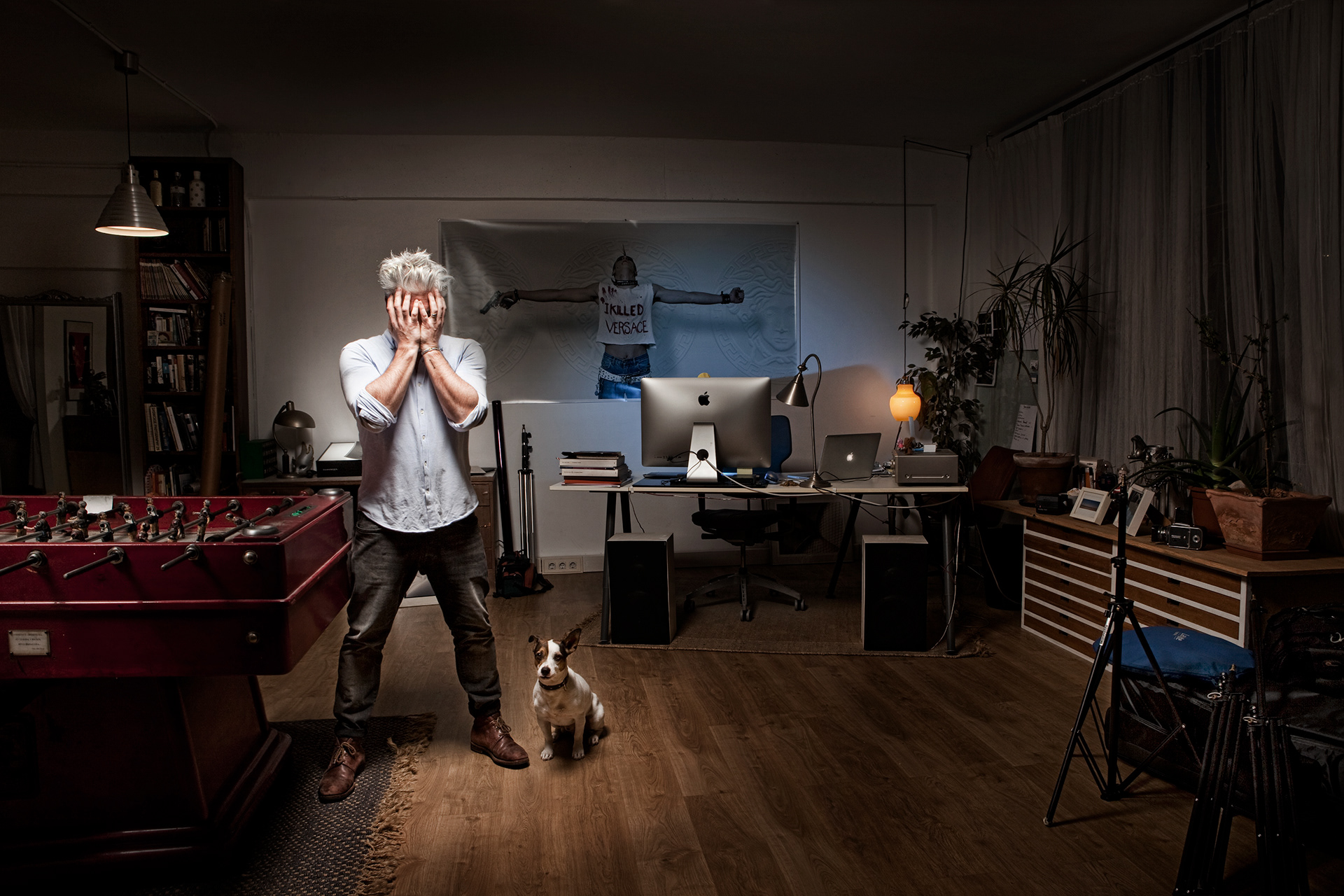 Proyecto personal en el que fotografío a la gente que trabaja y vive a mi alrededor. En El Barrio de Poblenou de Barcelona.  Barrio industrial donde conviven artistas y trabajadores.  Desde hace unos años, el Poblenou se ha transformado en el SOHO Barcelonés. 