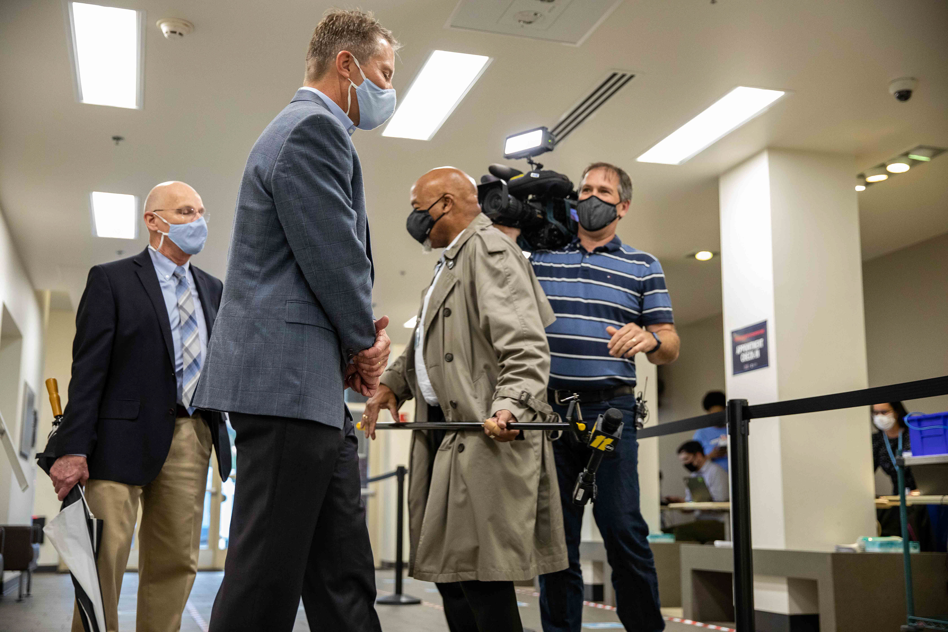 Chancellor Kevin Guskiewicz and Provost Bob Blouin tour through the vaccination clinic.
