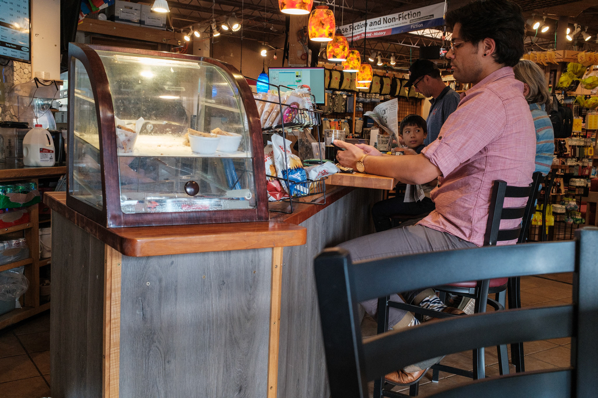 Book Store &amp; Cafe