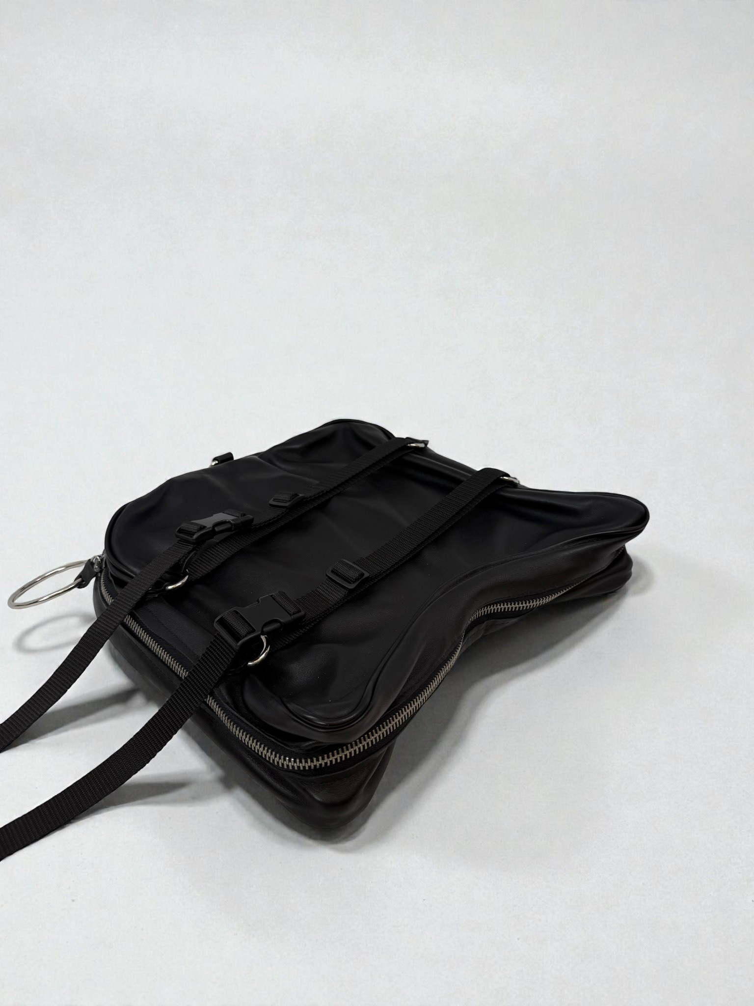 Adjustable leg straps