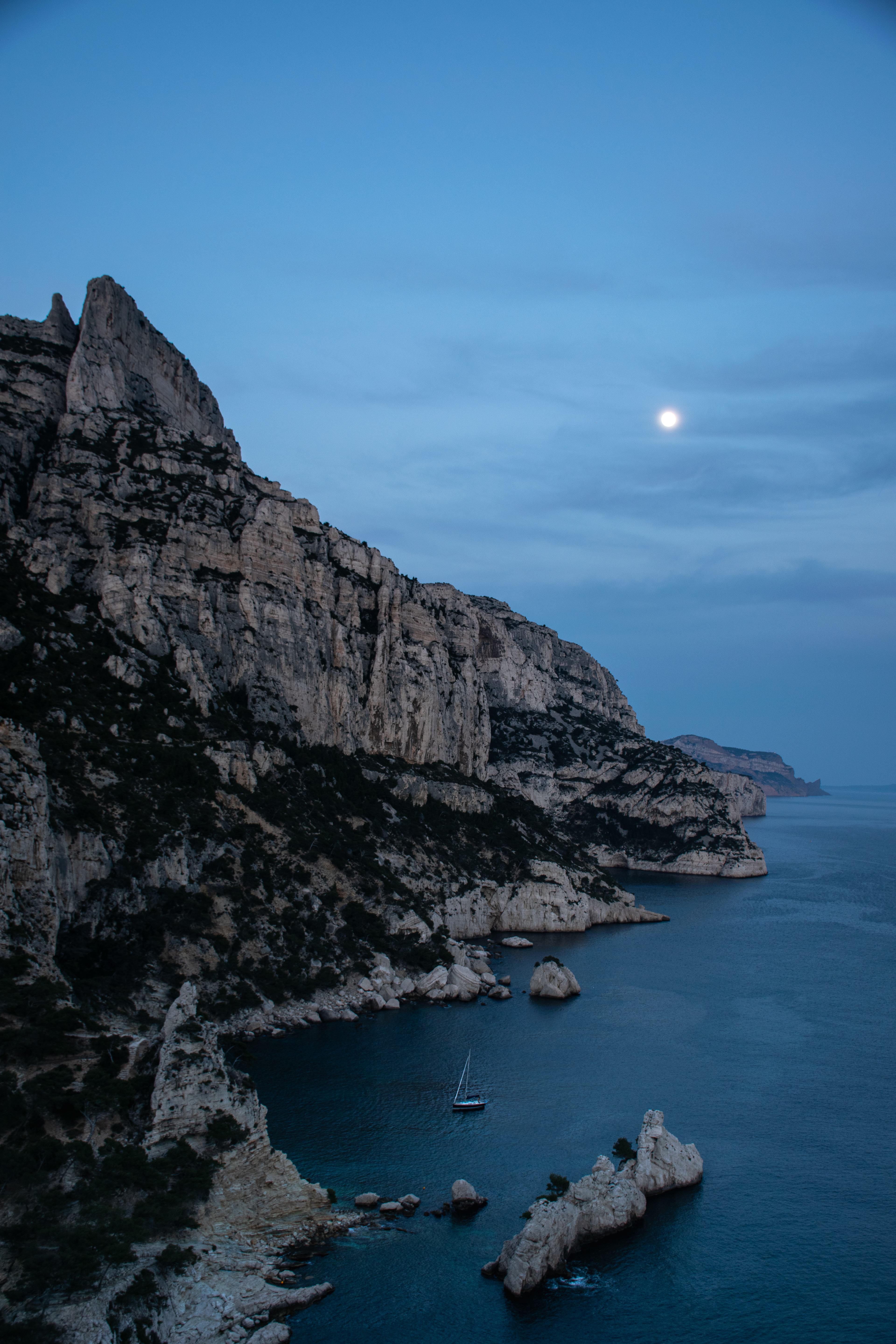 43°12'40"N, 5°27'20"E • Calanque de Sugiton • Parc National des Calanques, Marseille, France • NikonD5300 24mm f/3.8 1/30 ISO100