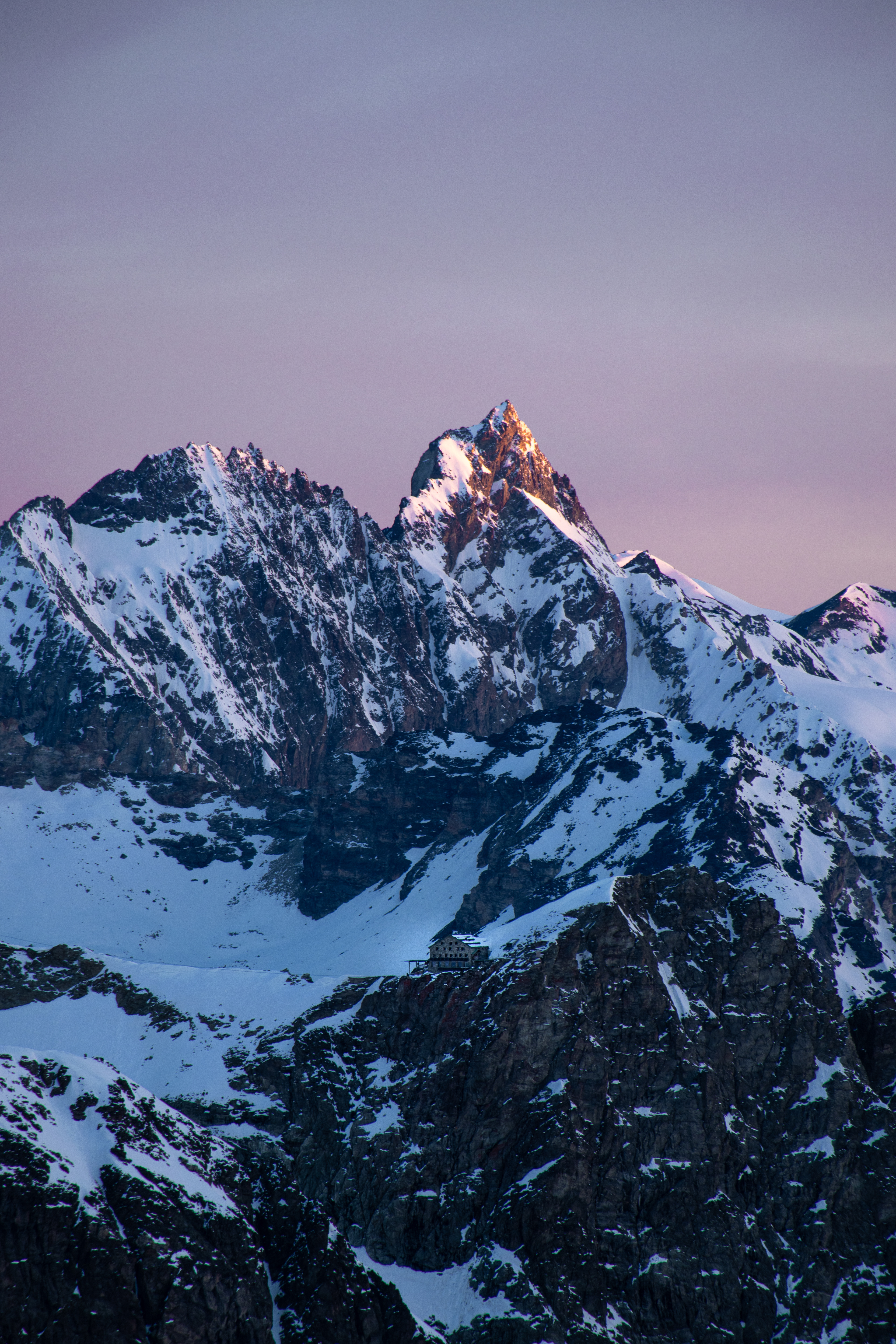 45°59'21"N, 7°28'34"E • Cabane des Vignettes (3,160 m) & Aiguilles Rouges d'Arolla (3,646 m) • Evolene, Pennine Alps, Wallis, Switzerland • NikonD5300 140mm f/7.1 1/40 ISO100