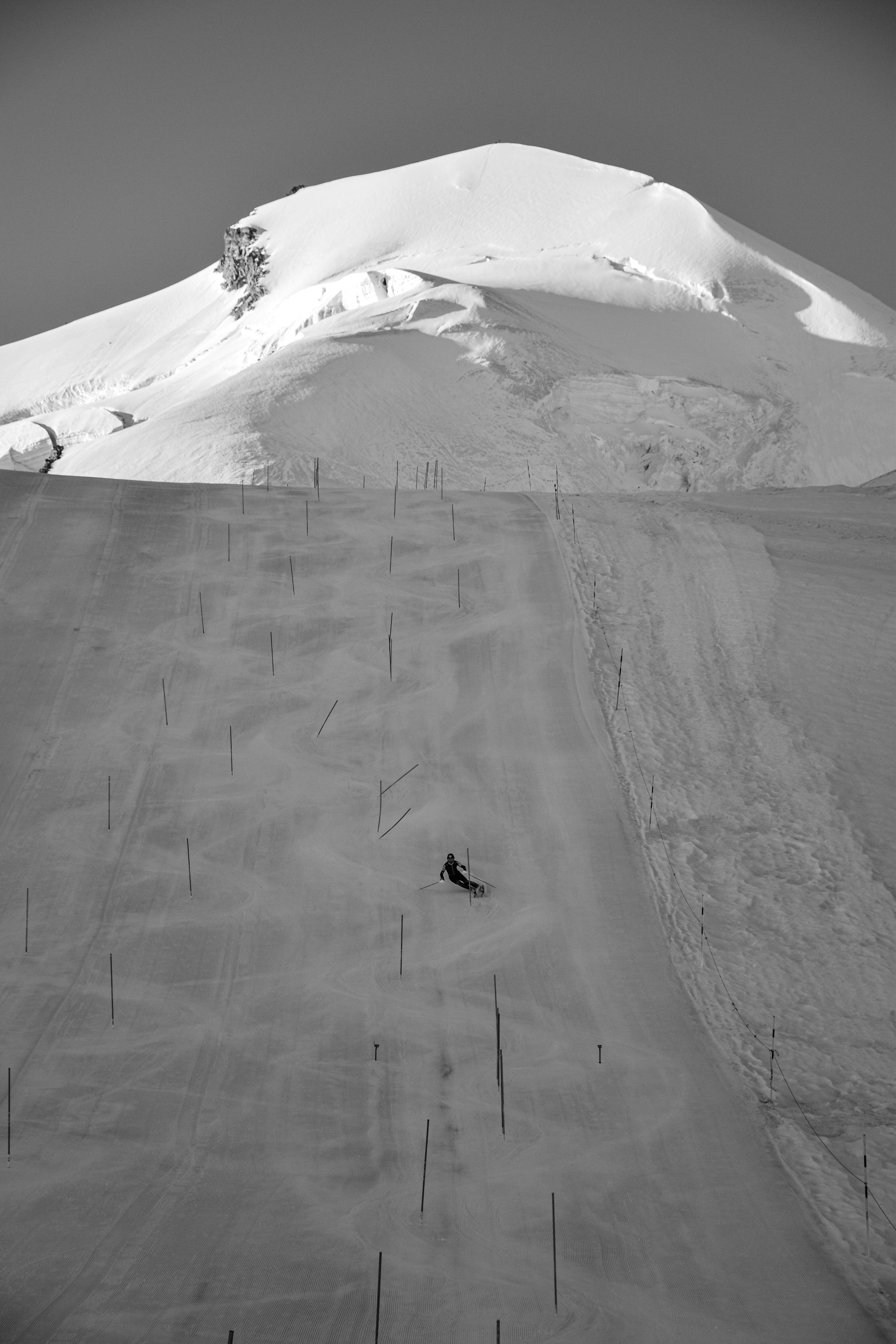 Slalom & Allalinhorn (4,027m) - Pennine Alpes, Wallis, Switzerland - NikonD5300 62mm 1/1600 f/6.3 ISO 100