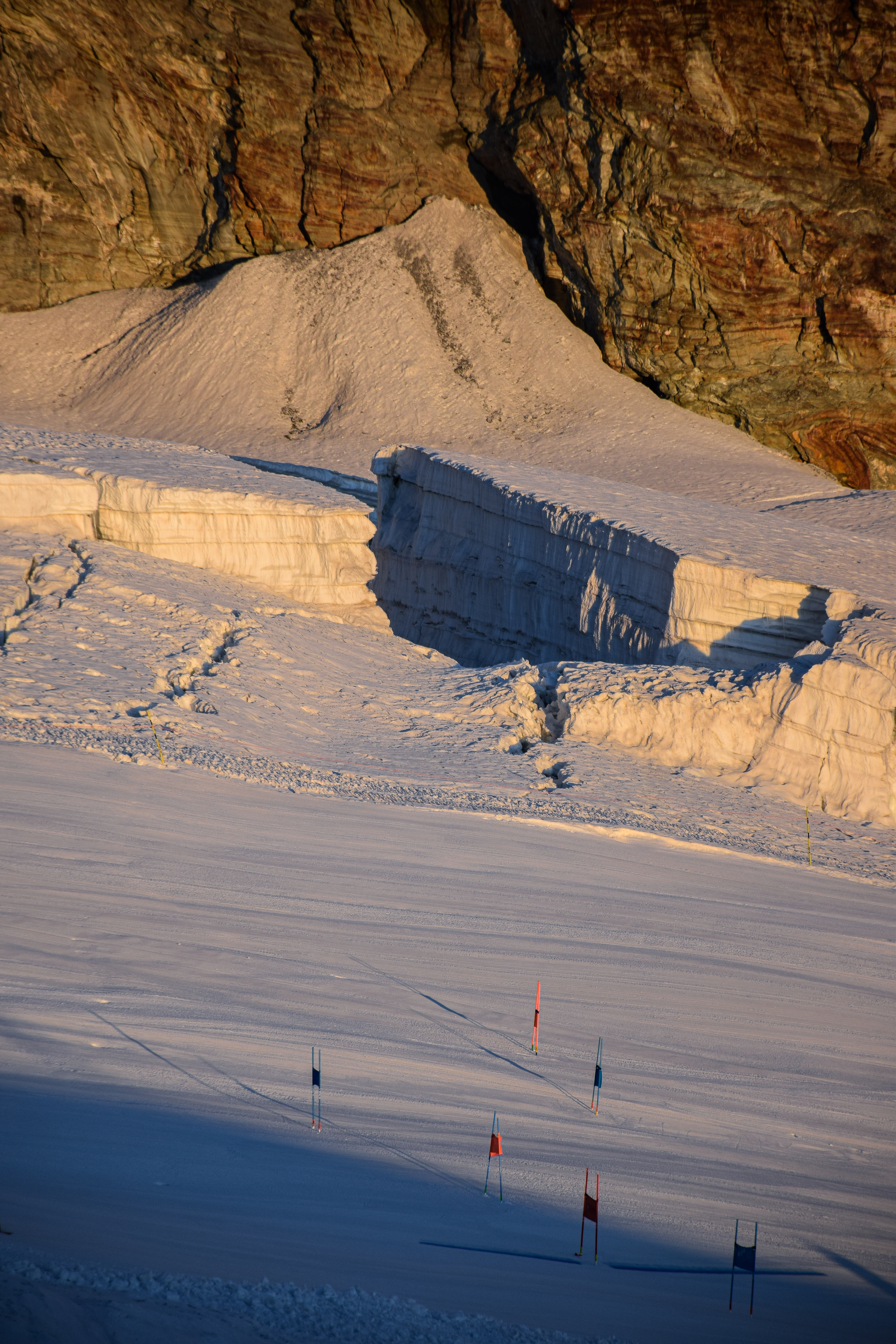 Saas Fee • Pennine Alps, Wallis, Switzerland • NikonD5300 140mm f/5.6 1/500 ISO100