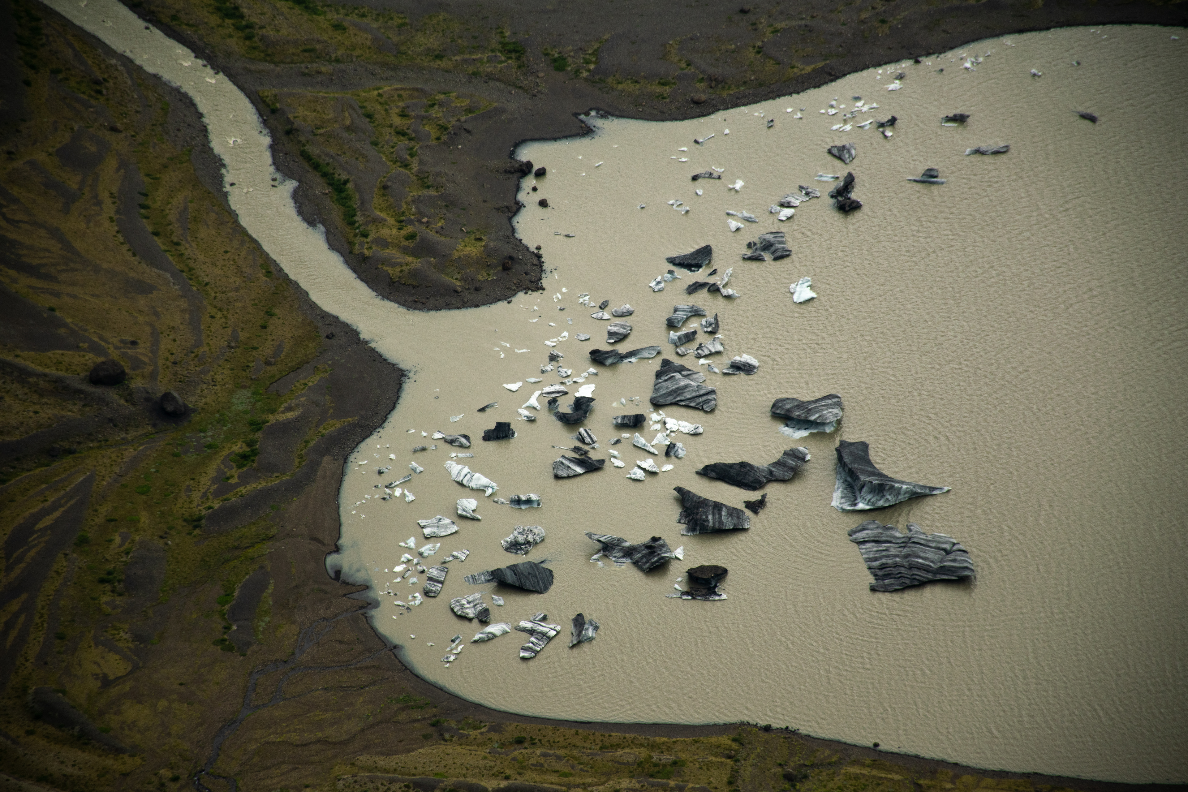 Déversement d'icebergs depuis le glacier de Vatnajökull