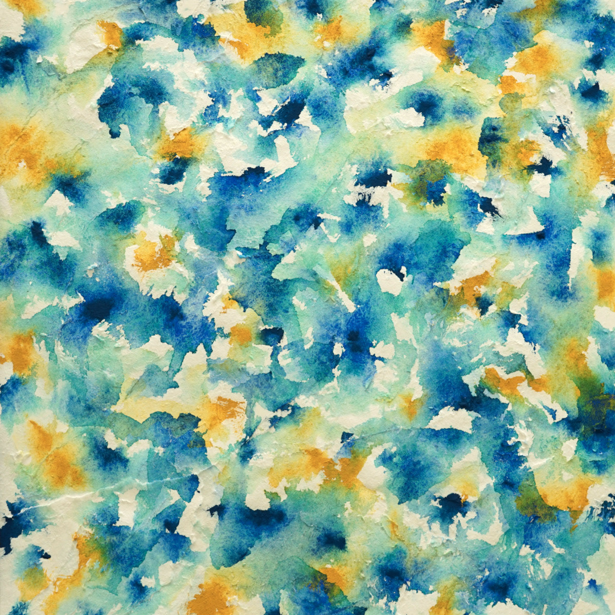 ケント紙の表面を削って水を染み込ませ、そこに絵の具を染み込ませたスポンジ(青、黄の2種)を押し付けて描いた。
