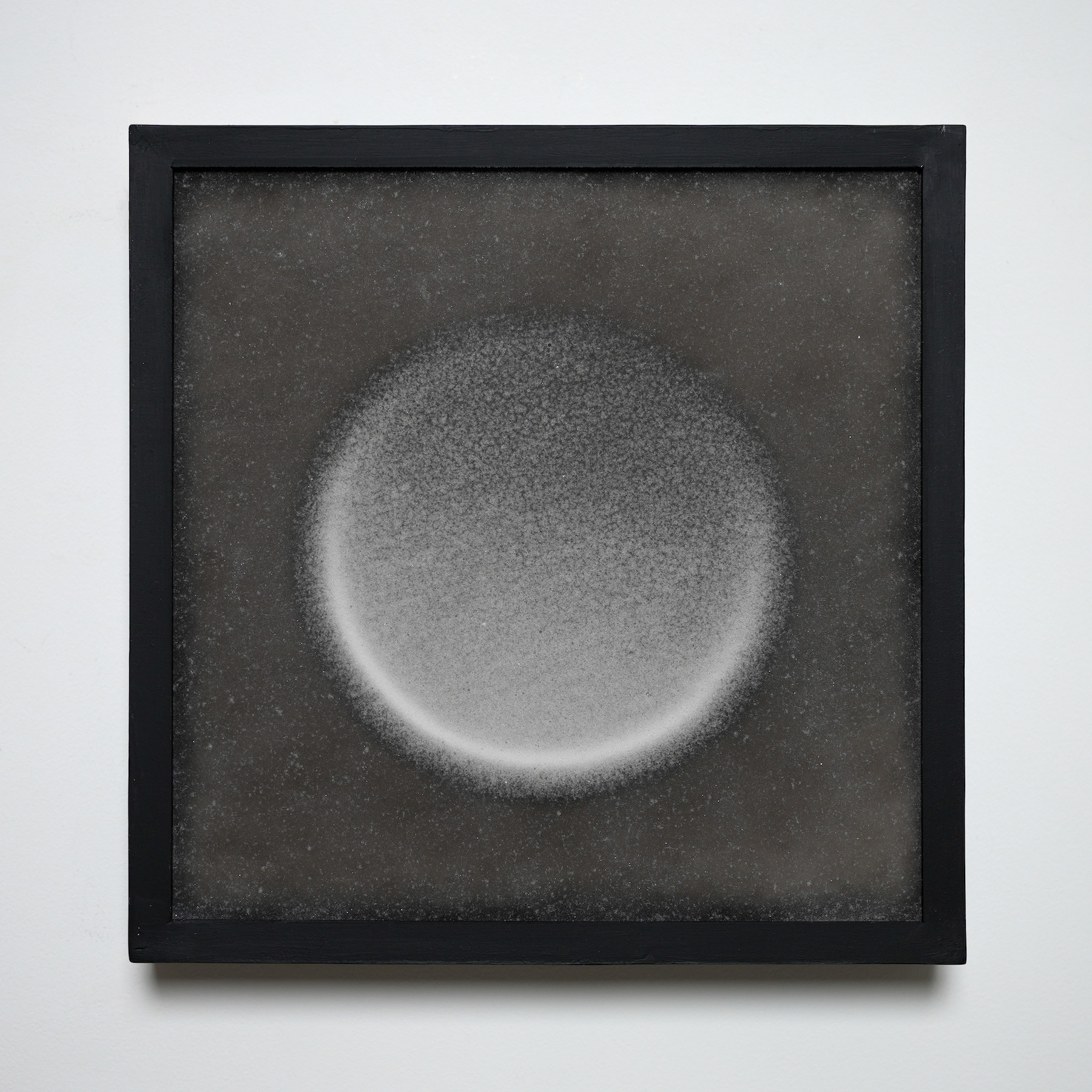 30.3×30.3×4.6cm エポキシ樹脂、メラミンスポンジ、木材