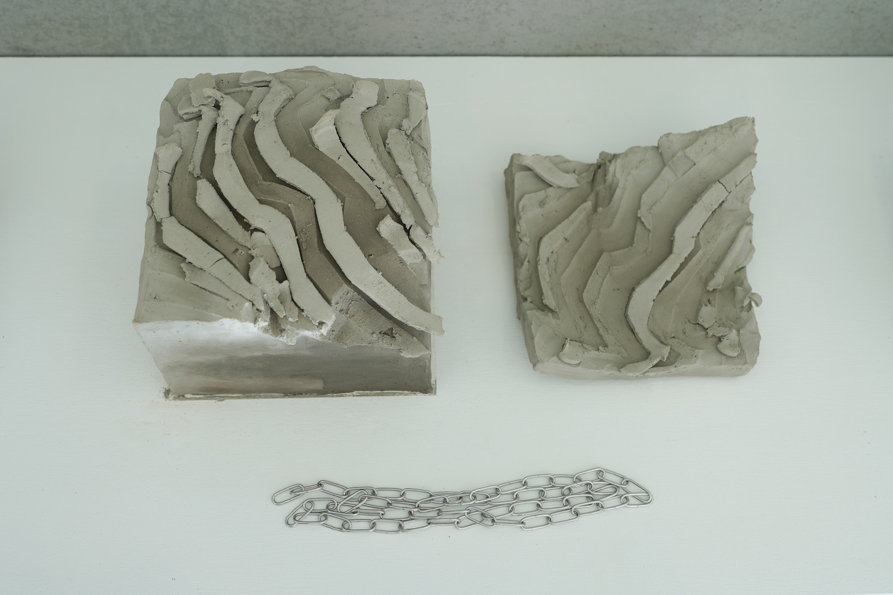 鎖による切断の断面