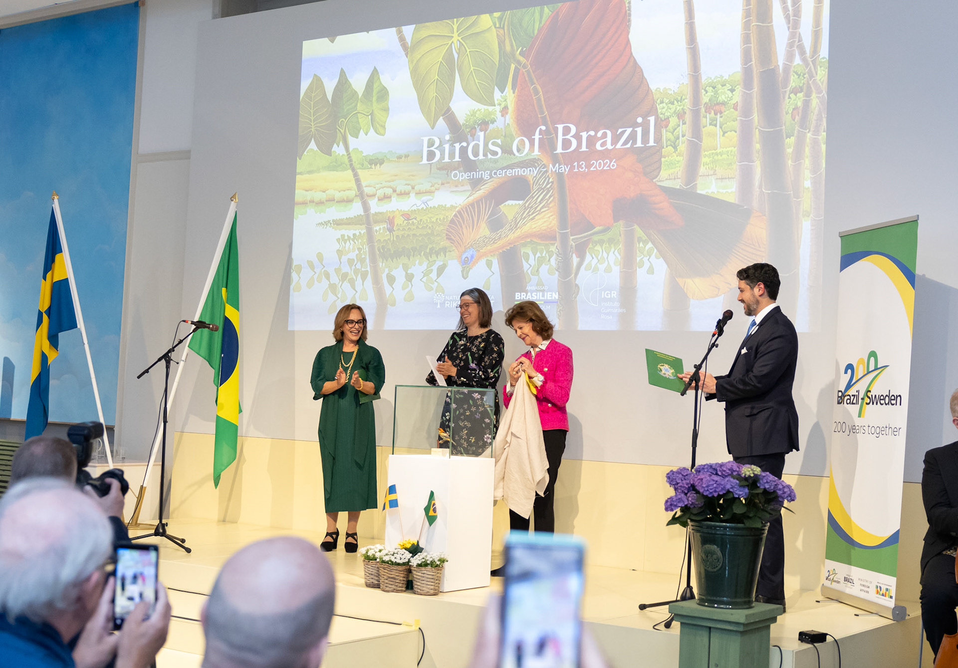 Queen Silvia of Sweden - Birds of Brazil © Isabella Ramalho