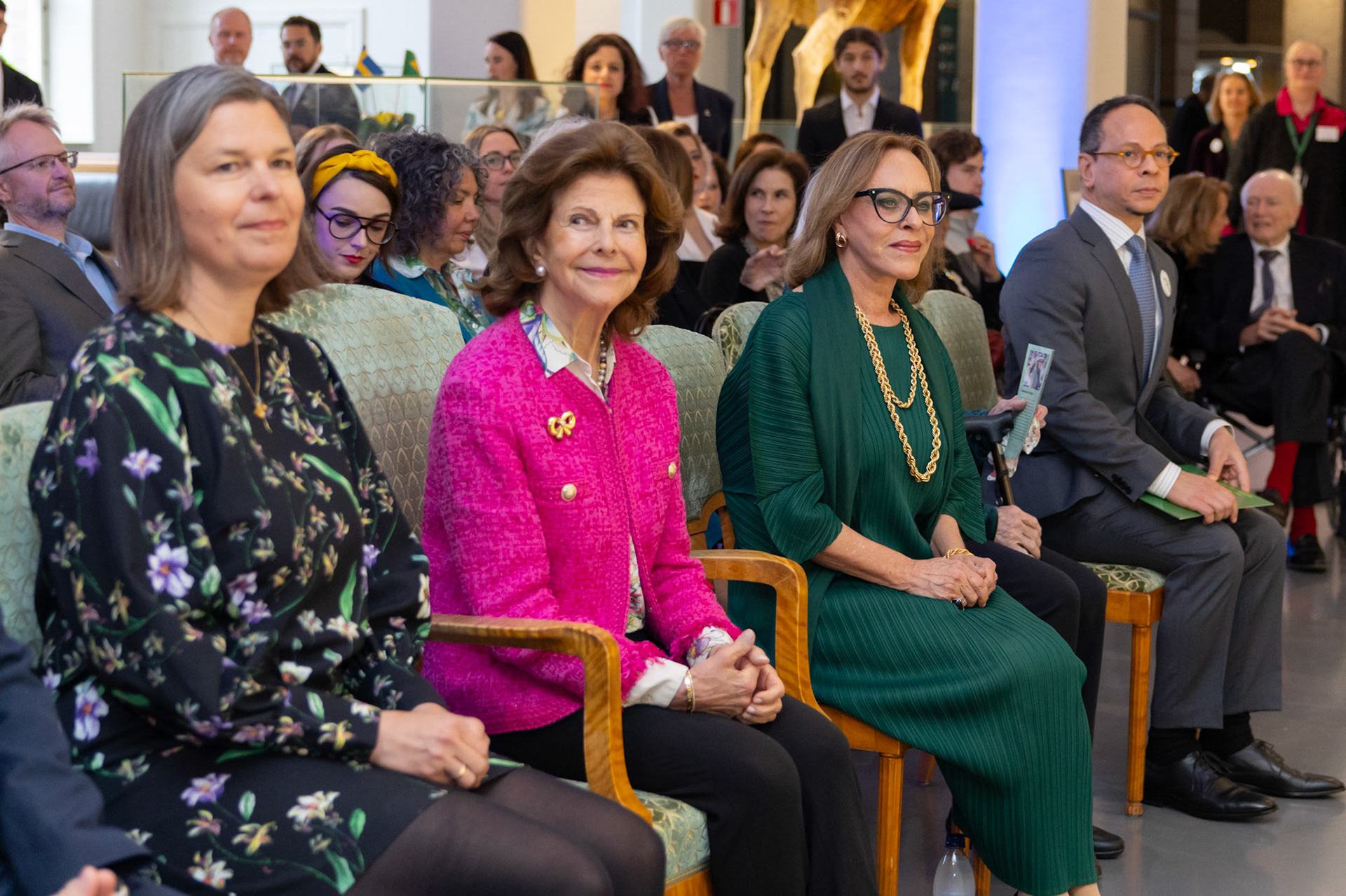 Queen Silvia of Sweden - Birds of Brazil © Isabella Ramalho