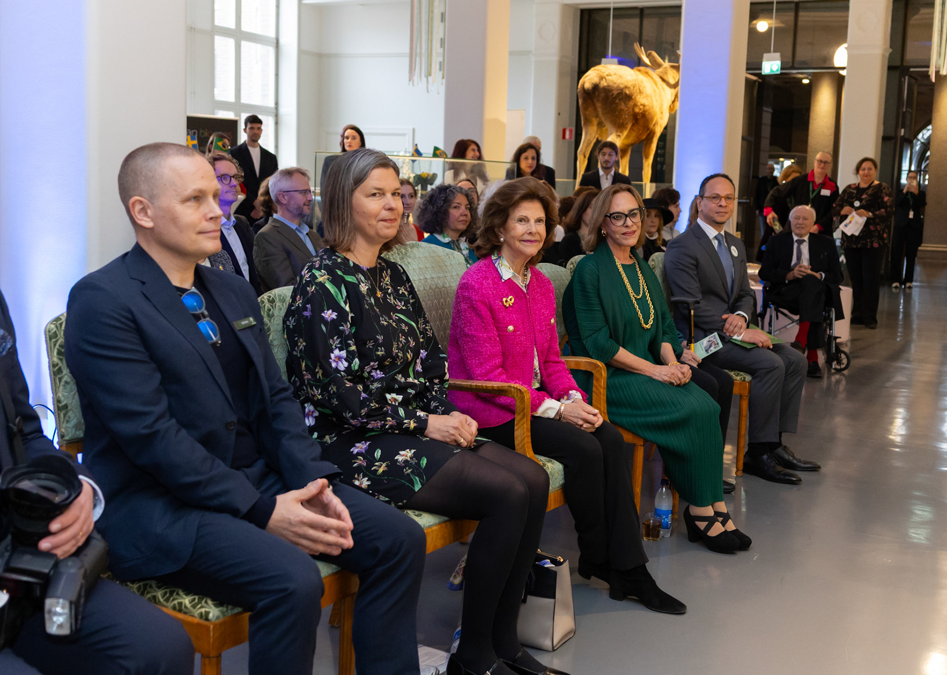 Queen Silvia of Sweden - Birds of Brazil © Isabella Ramalho