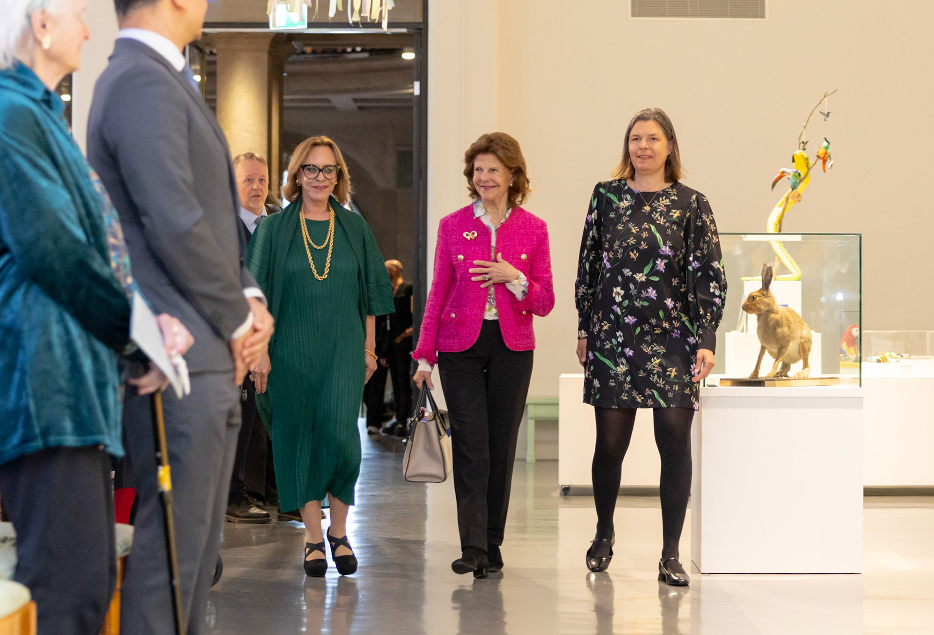 Queen Silvia of Sweden - Birds of Brazil © Isabella Ramalho