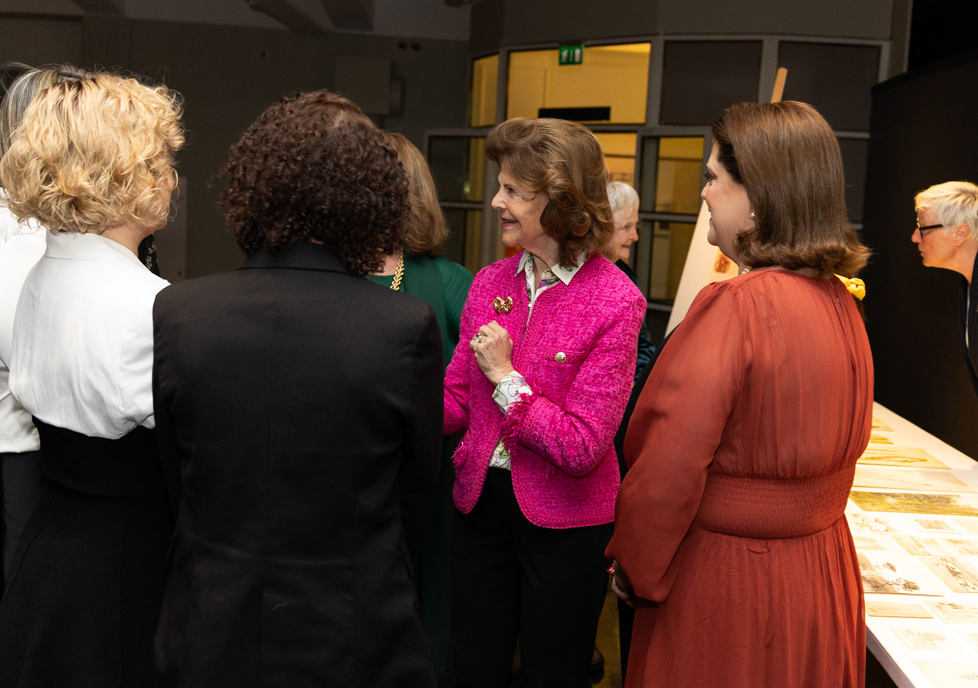 Queen Silvia of Sweden - Birds of Brazil © Isabella Ramalho