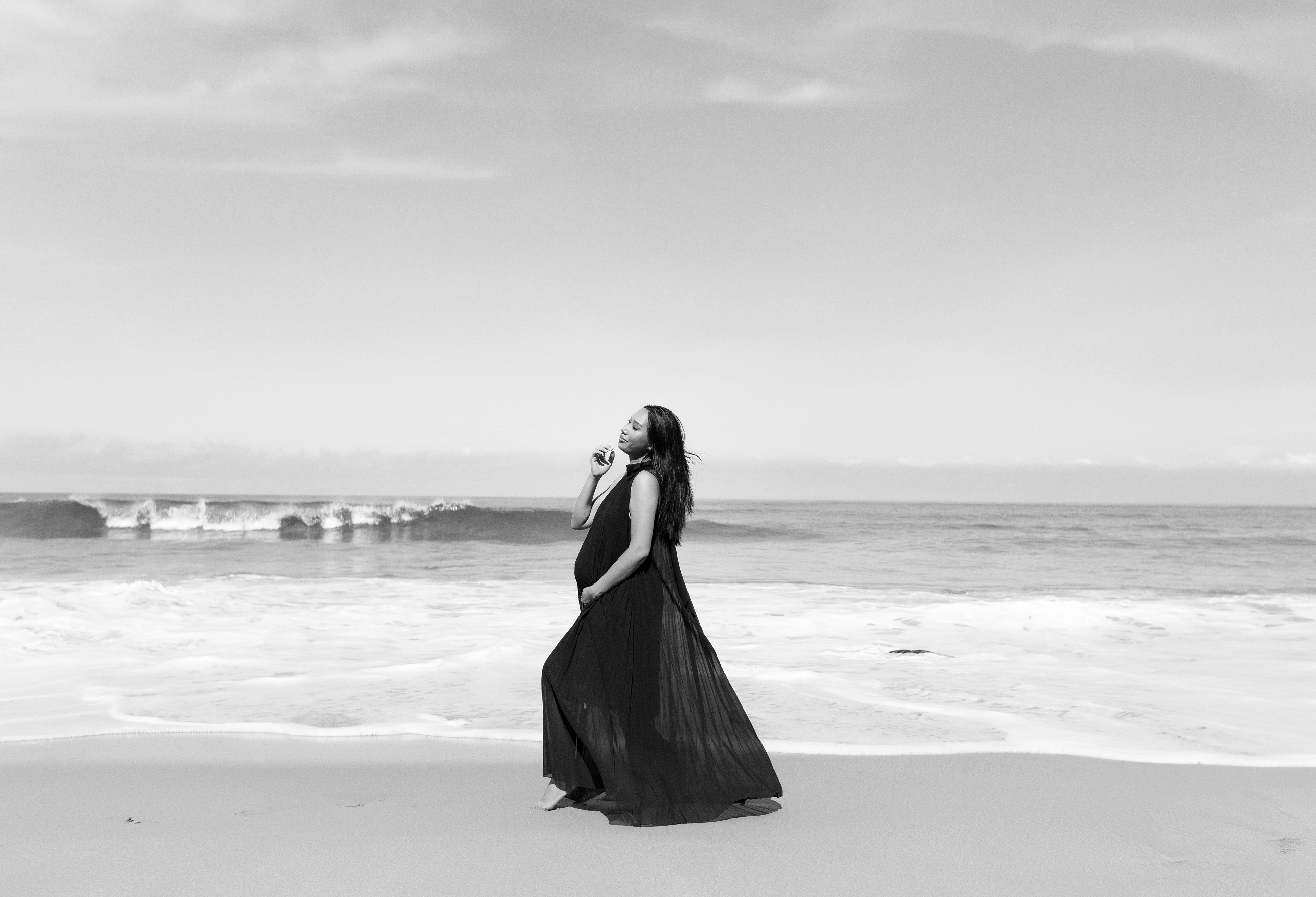 High quality maternity pregnancy fine-art portrait photography session on the beach in Phuket, Samui, Krabi, Phang Nga, Thailand by a professional photographer