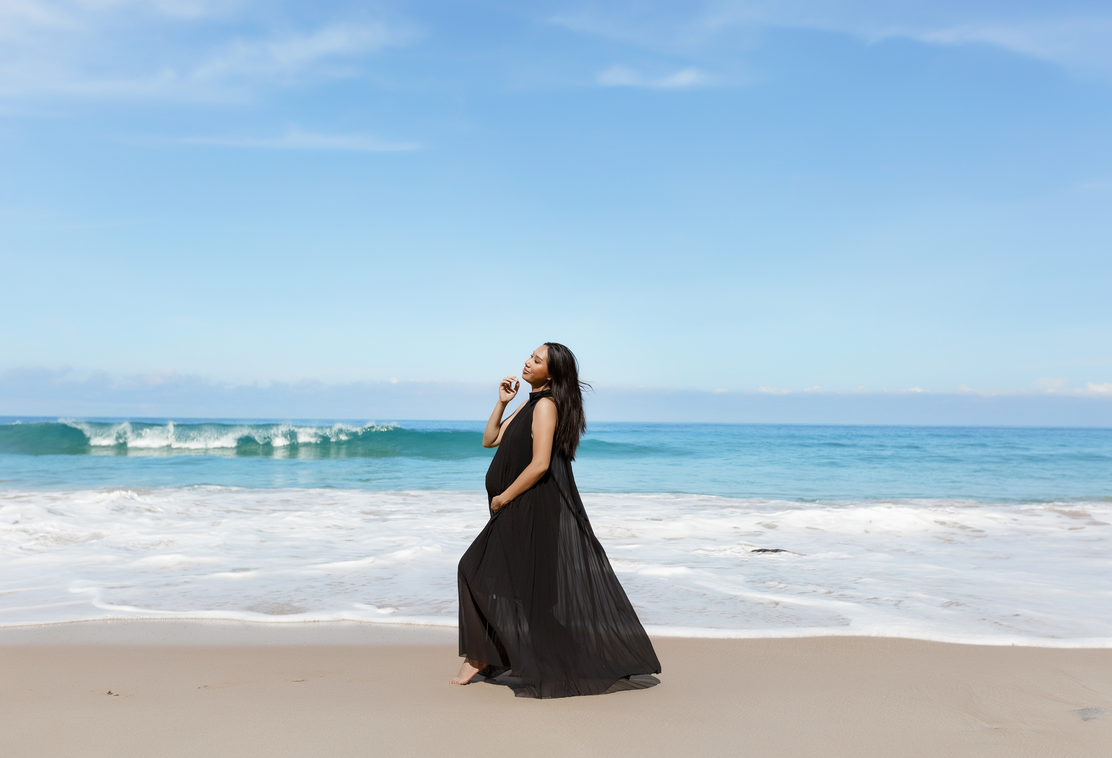 High quality maternity pregnancy fine-art portrait photography session on the beach in Phuket, Samui, Krabi, Phang Nga, Thailand by a professional photographer