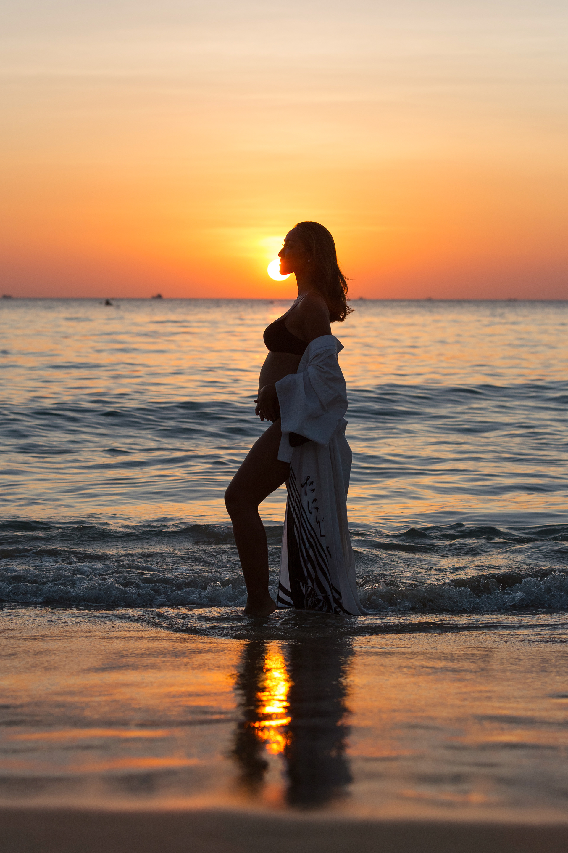 High quality maternity pregnancy portrait photography session in Phuket, Samui, Krabi, Phang Nga, Thailand by a professional photographer